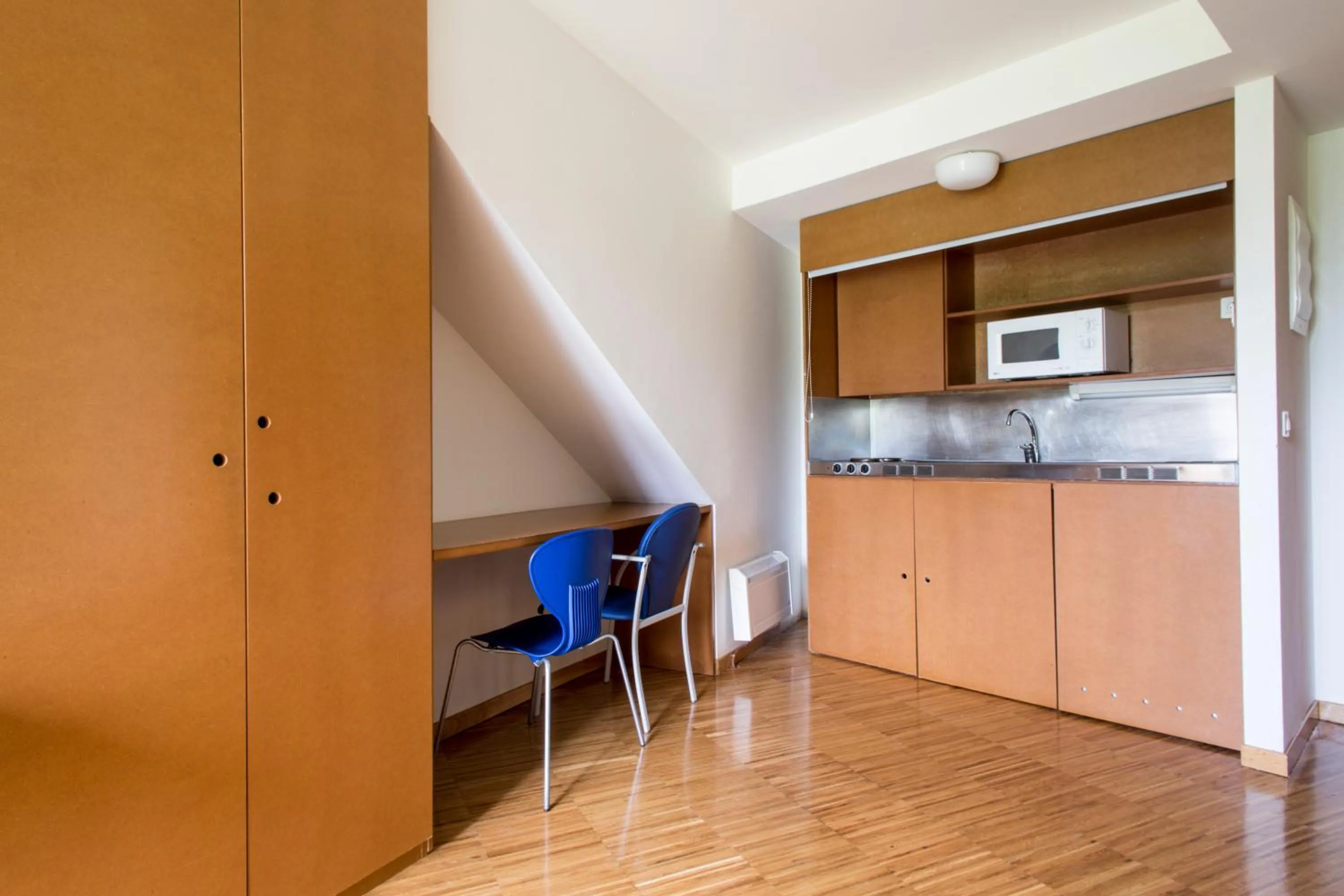 Property building in Residencia Universitaria Resa O Castro