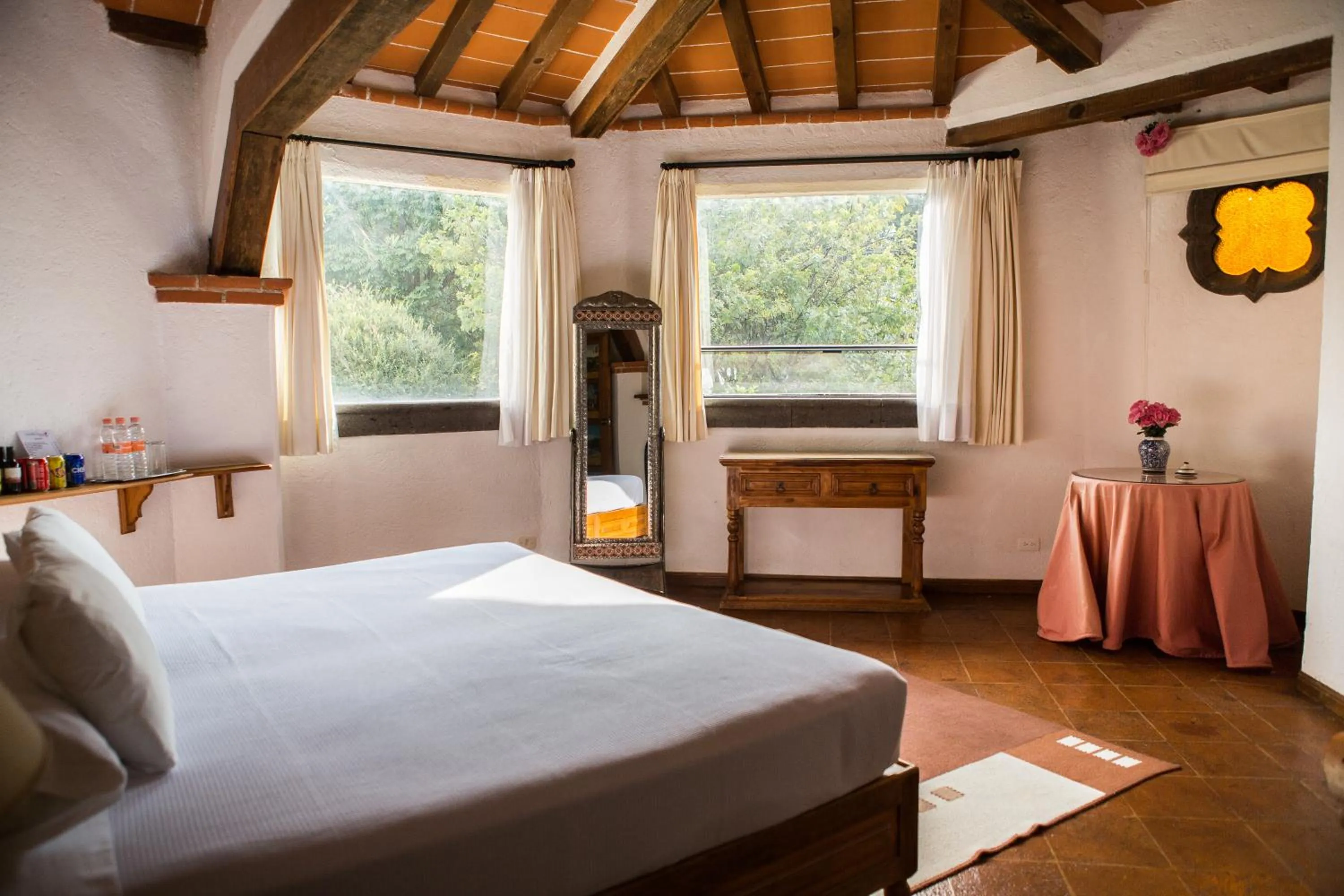 Bedroom, Bed in Casa Bugambilia, Un Pequeño Hotel en Tepoztlán