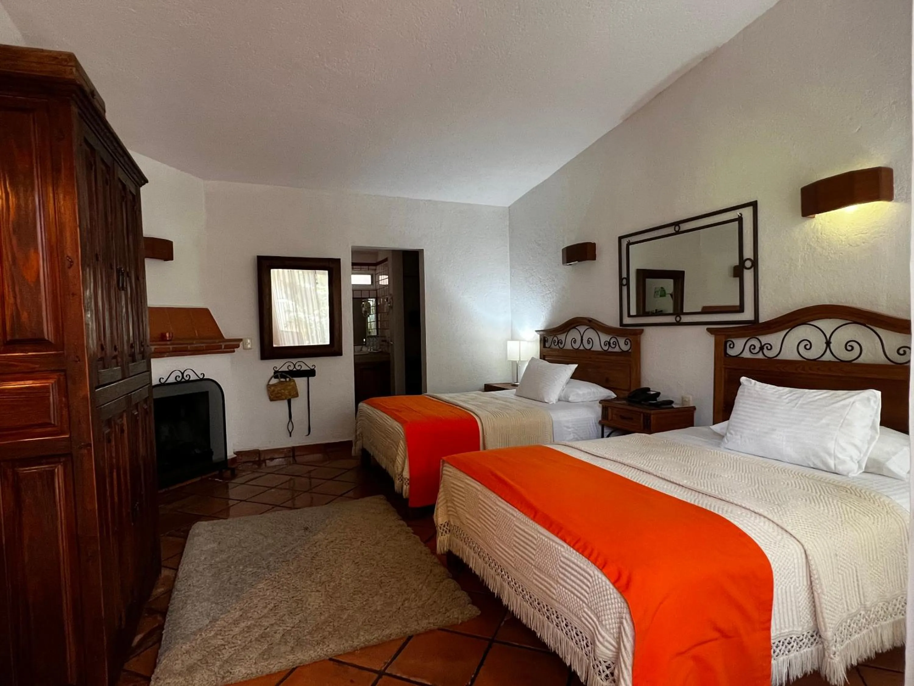 Photo of the whole room, Bed in Casa Bugambilia, Un Pequeño Hotel en Tepoztlán