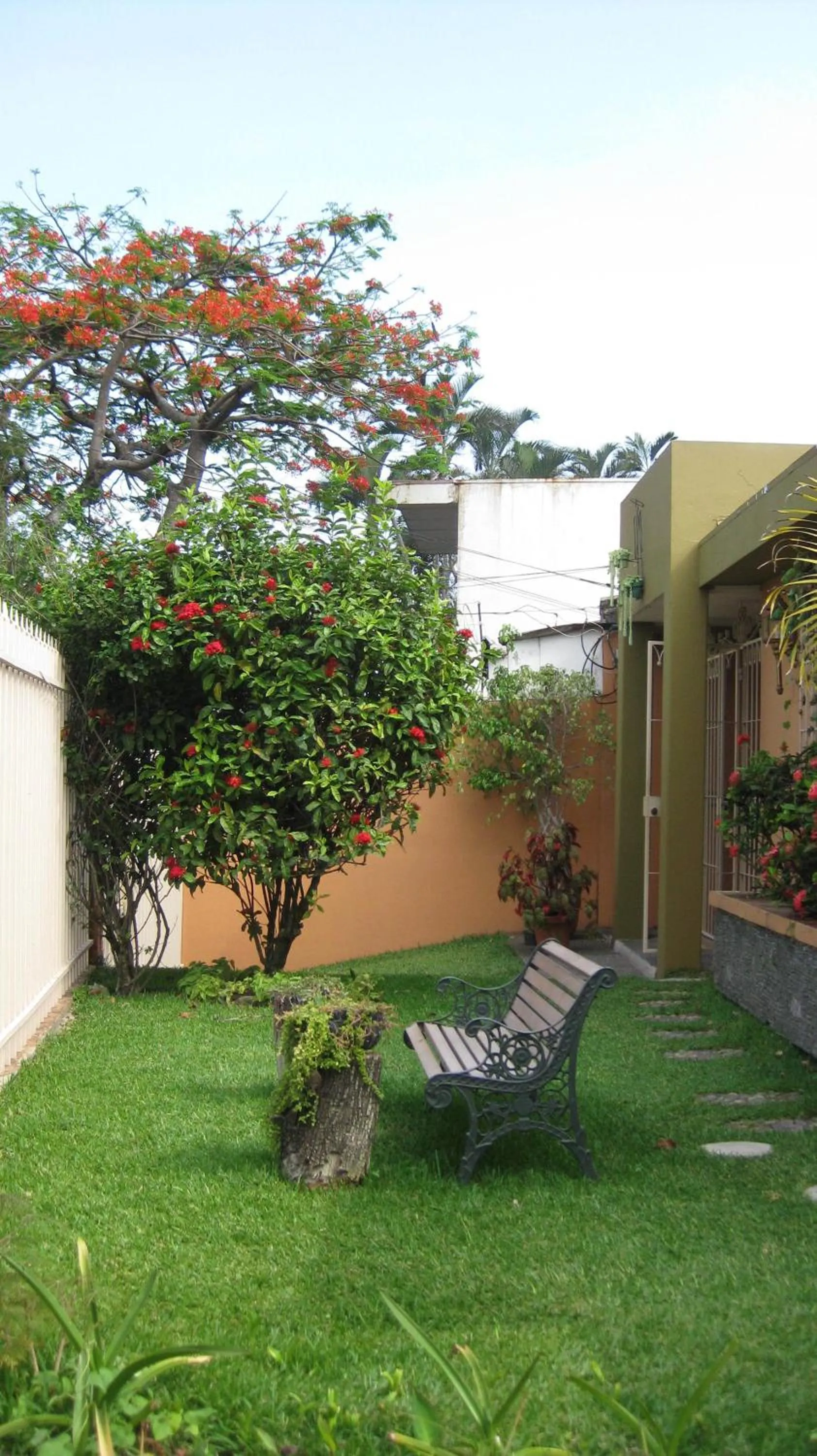 Facade/entrance in Hotel La Posada del Angel