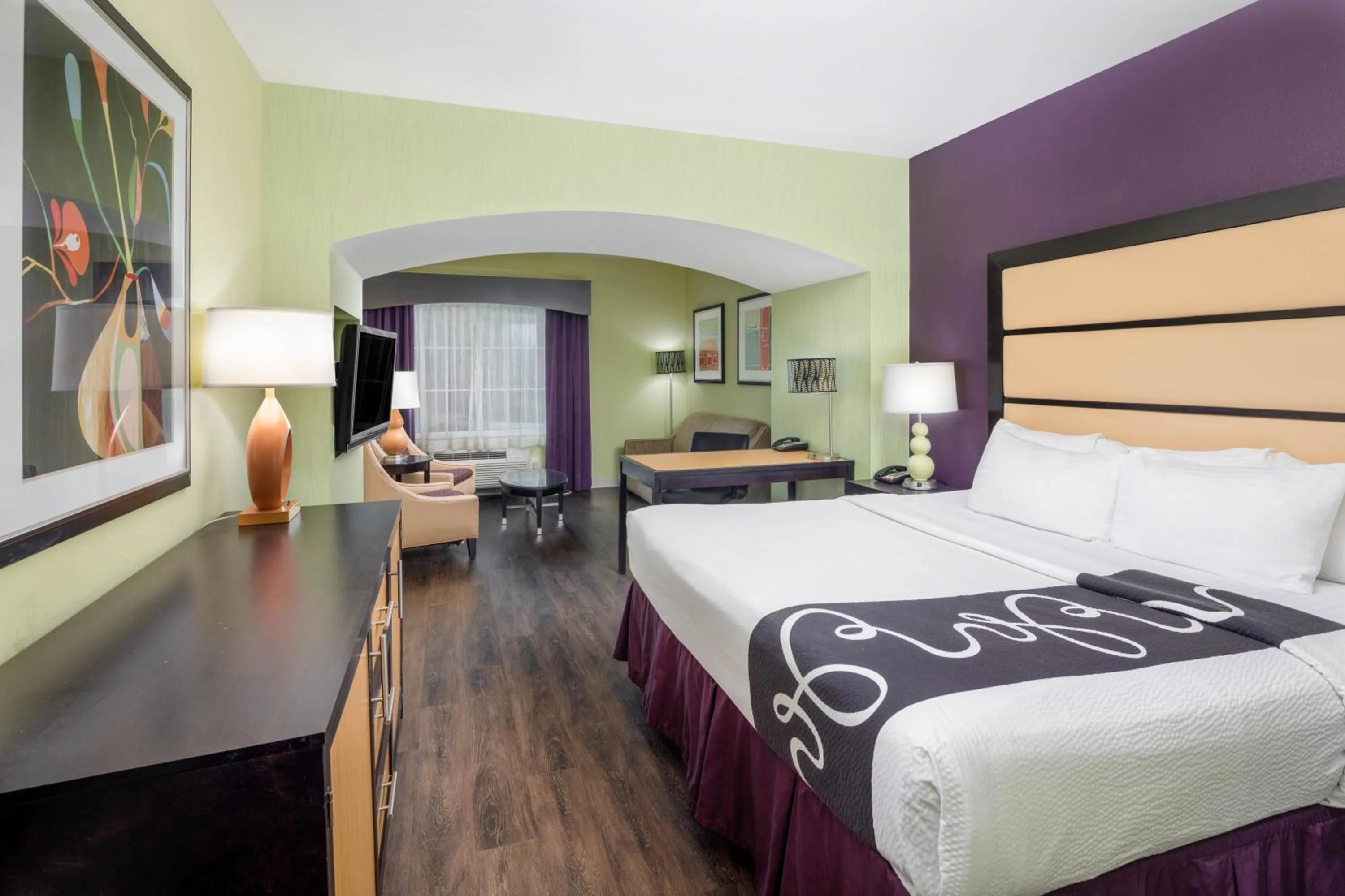 Bedroom, Bed in La Quinta by Wyndham Hinesville - Fort Stewart