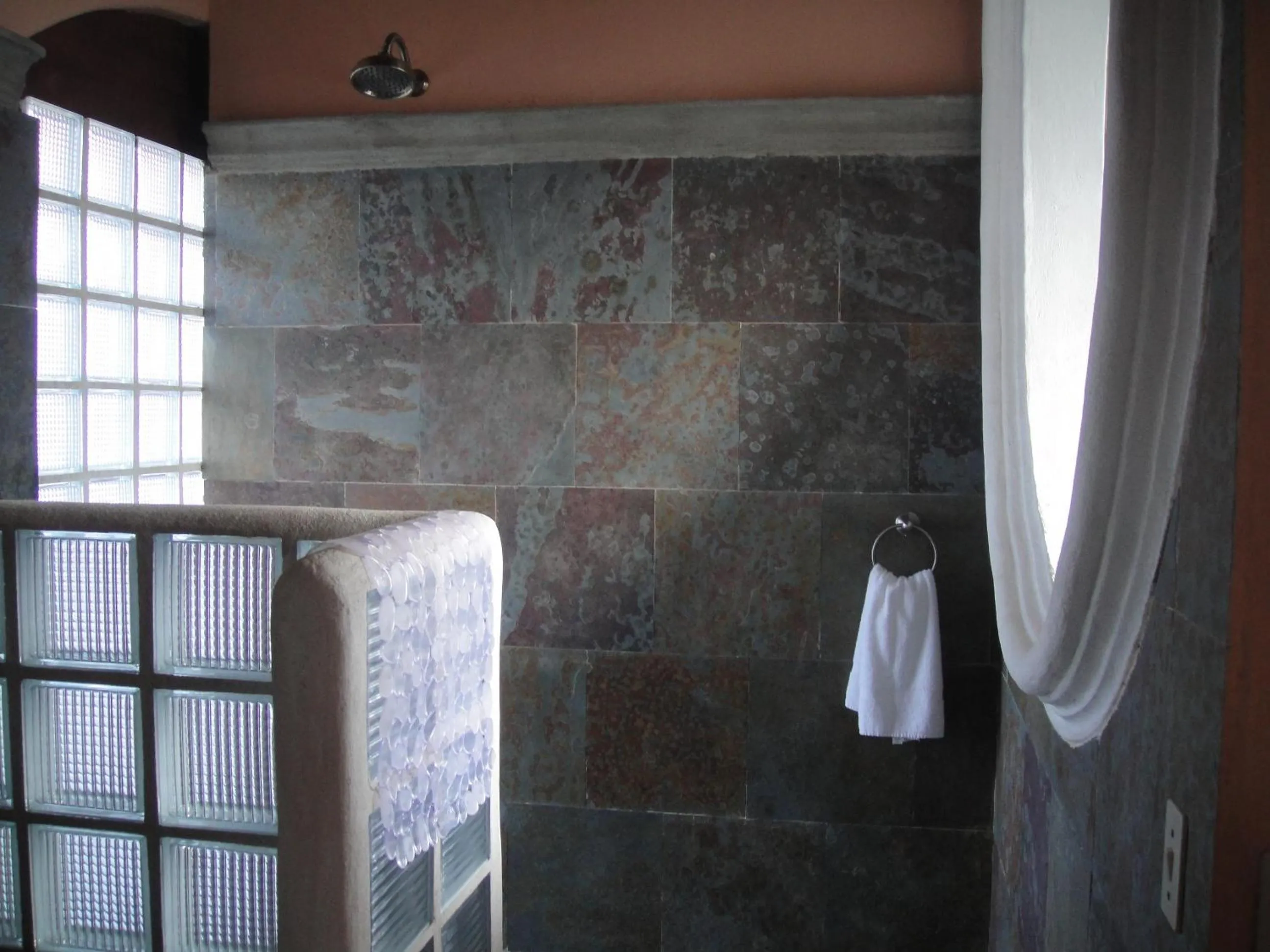Shower in Hotel Casa del Consulado