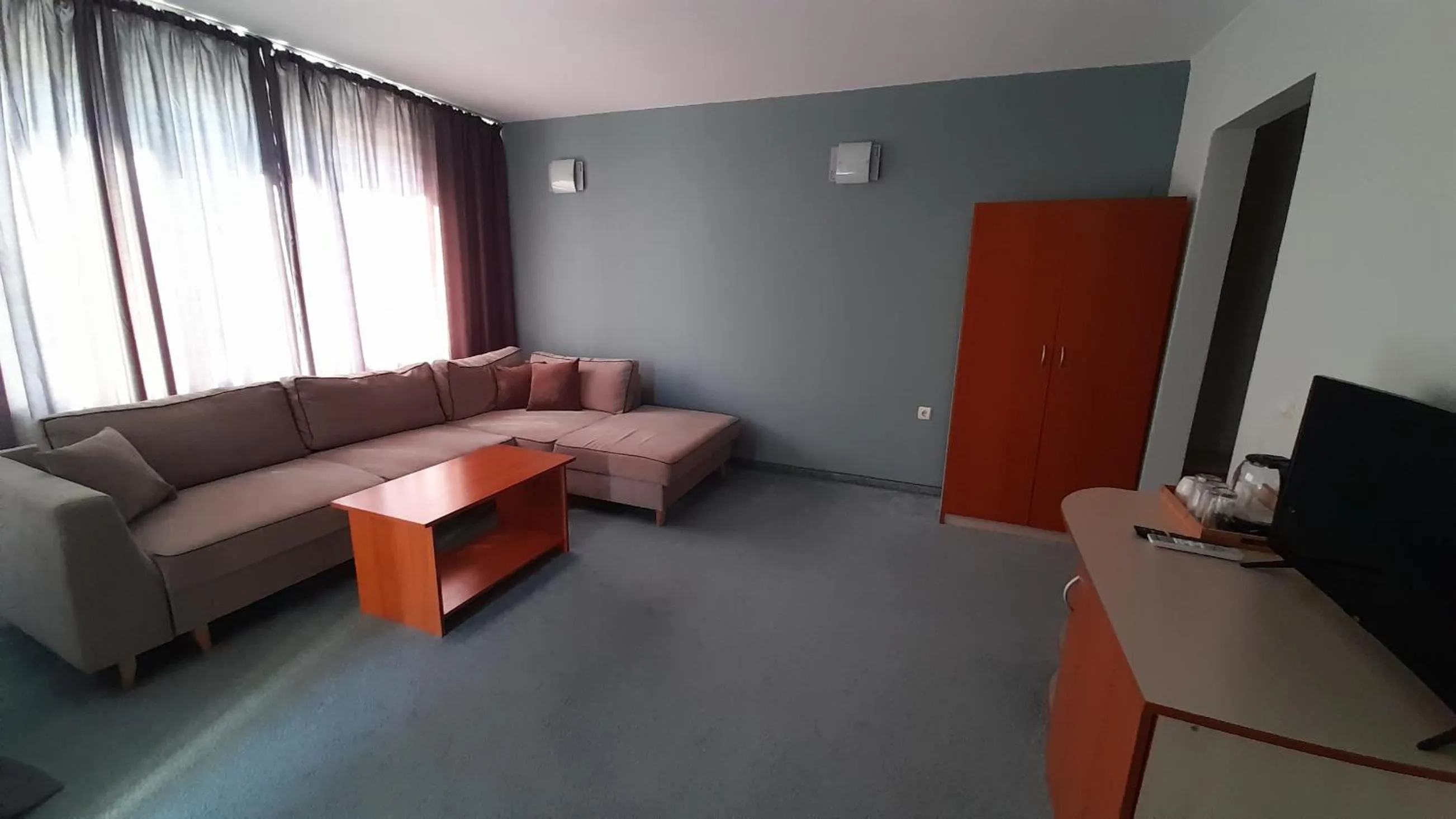 Photo of the whole room in Family Hotel Saga