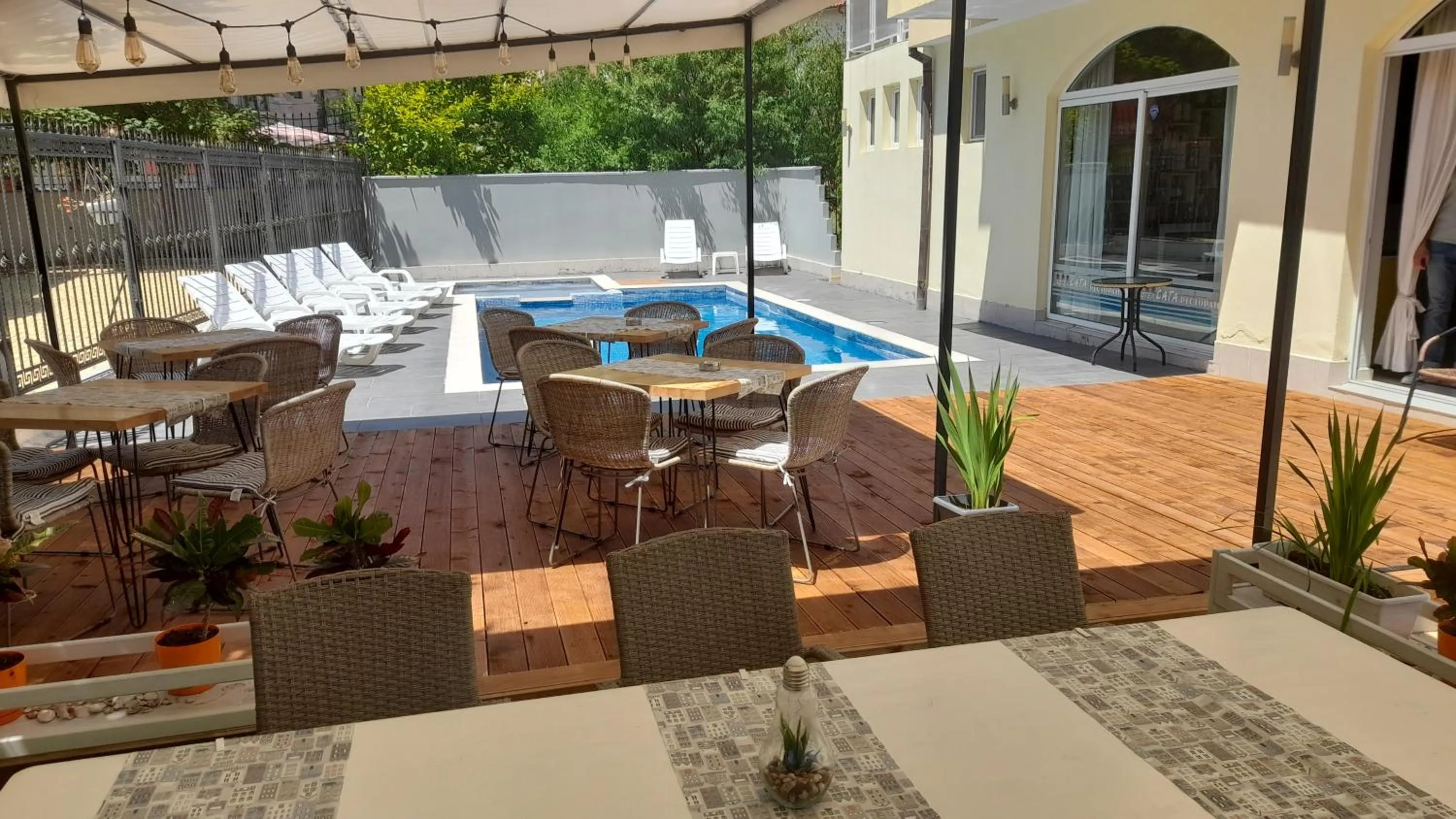 Swimming pool in Family Hotel Saga