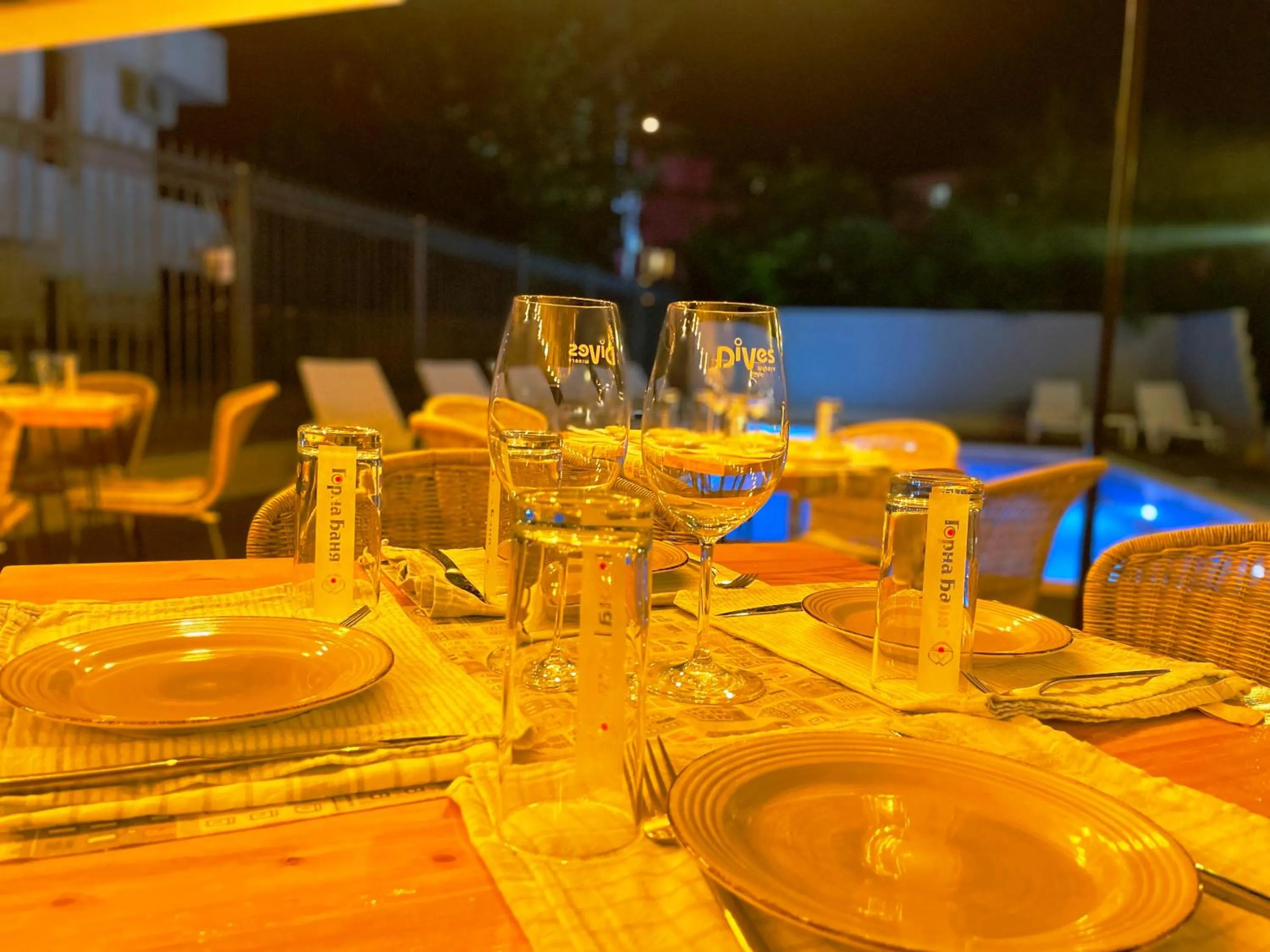 Restaurant/places to eat in Family Hotel Saga