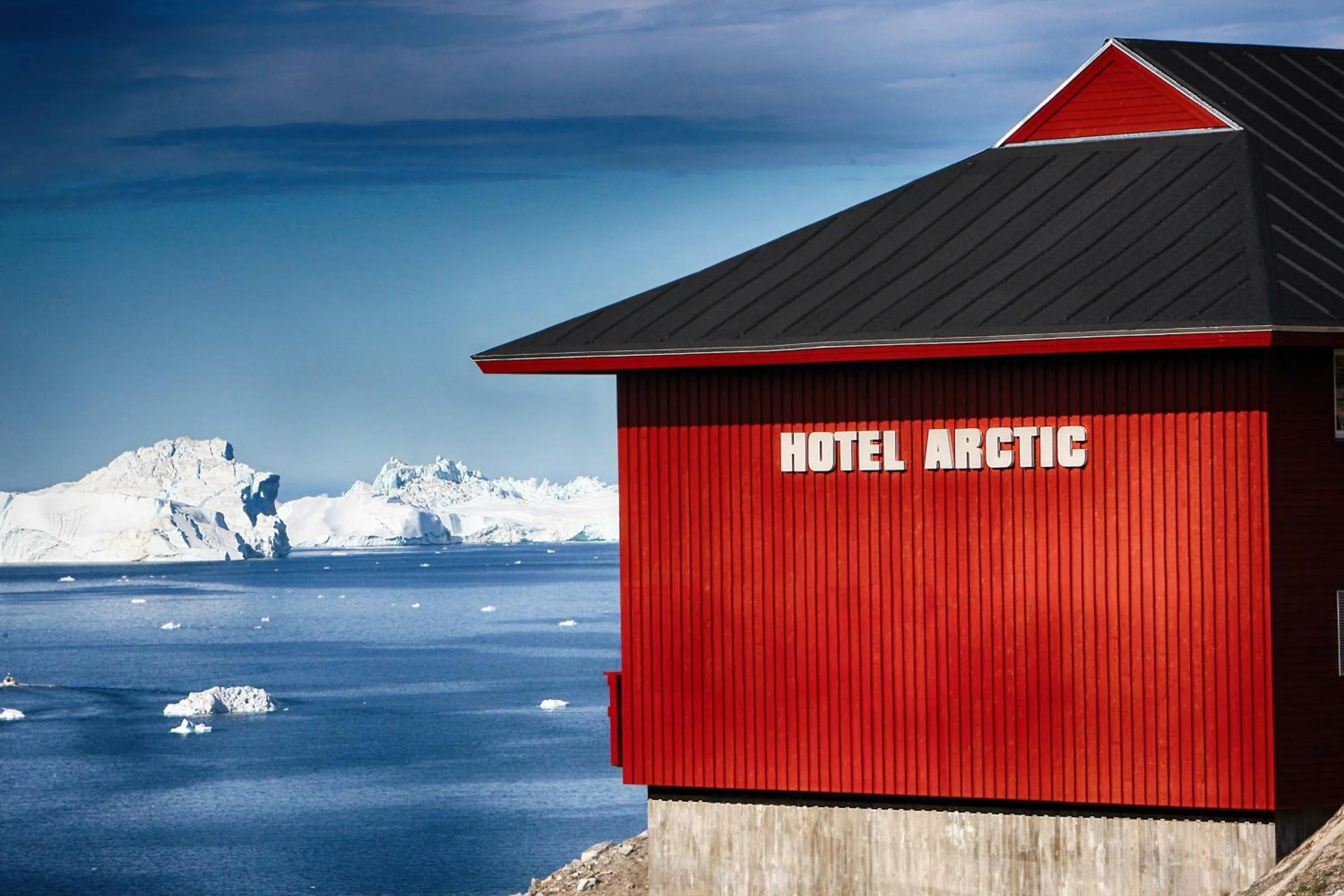 Facade/entrance in Hotel Arctic