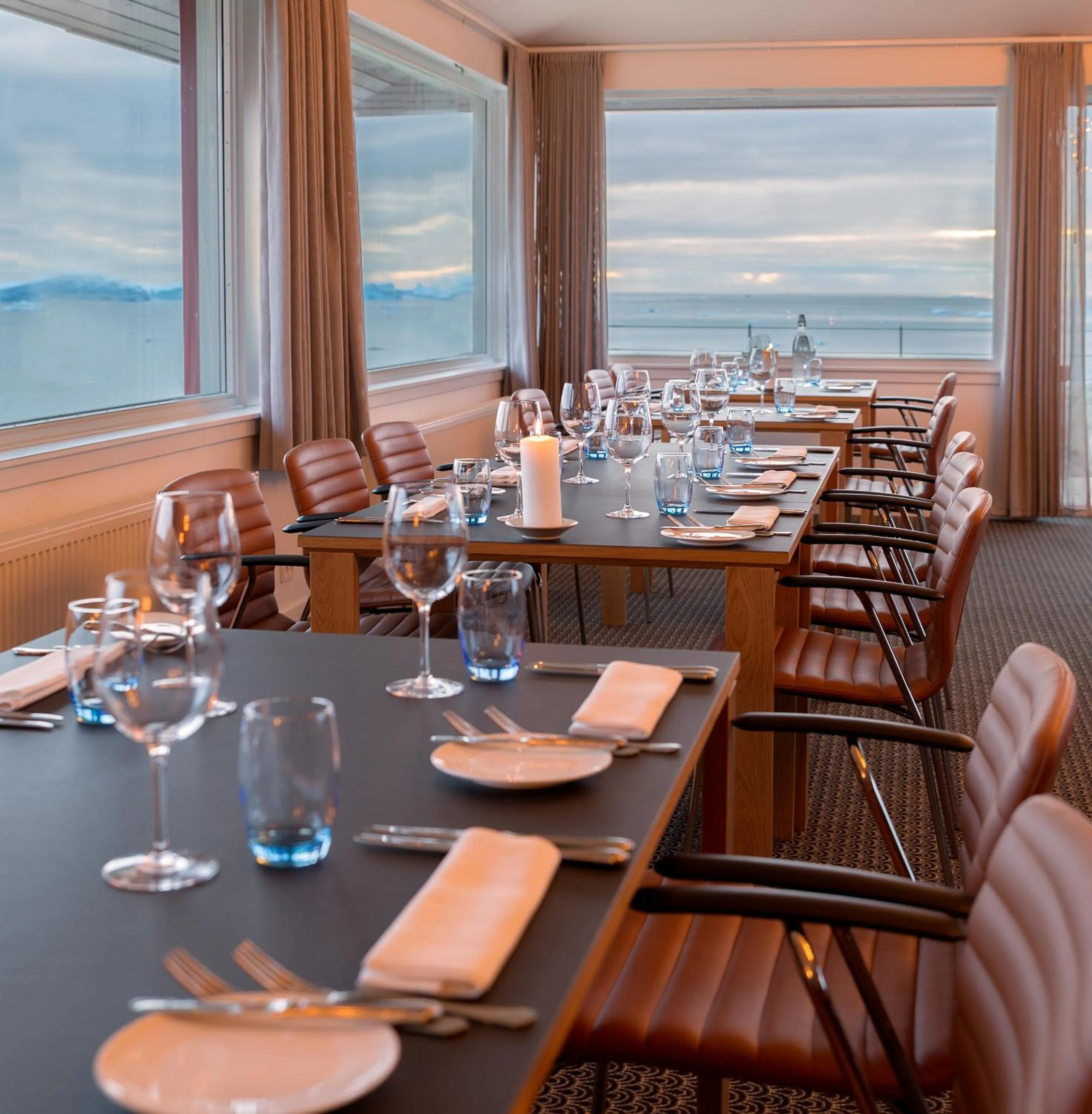 Restaurant/places to eat in Hotel Arctic