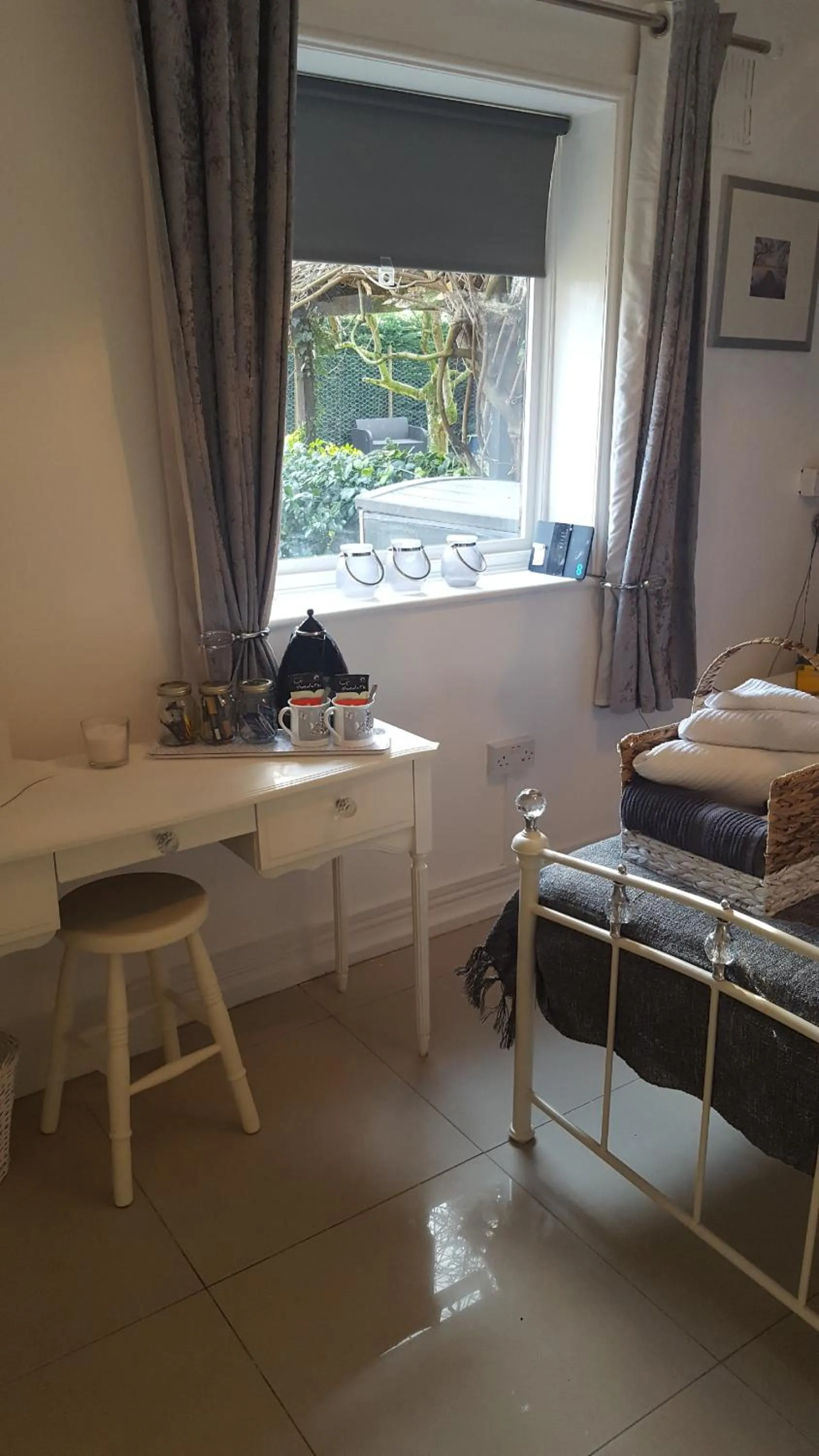 Bedroom in The White Dove Bed and Breakfast with Glamping Newark showground