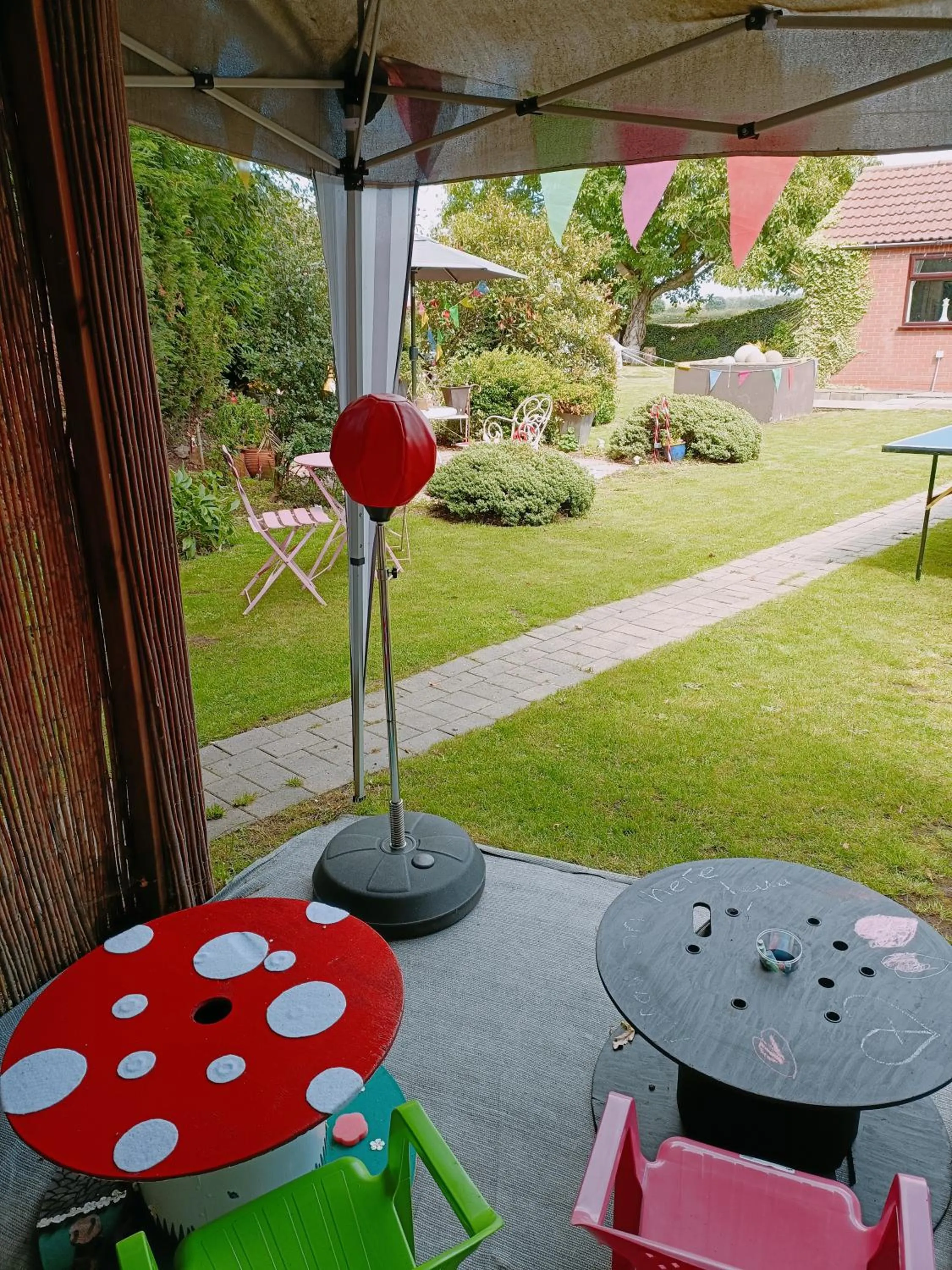 The White Dove Bed and Breakfast with Glamping Newark showground