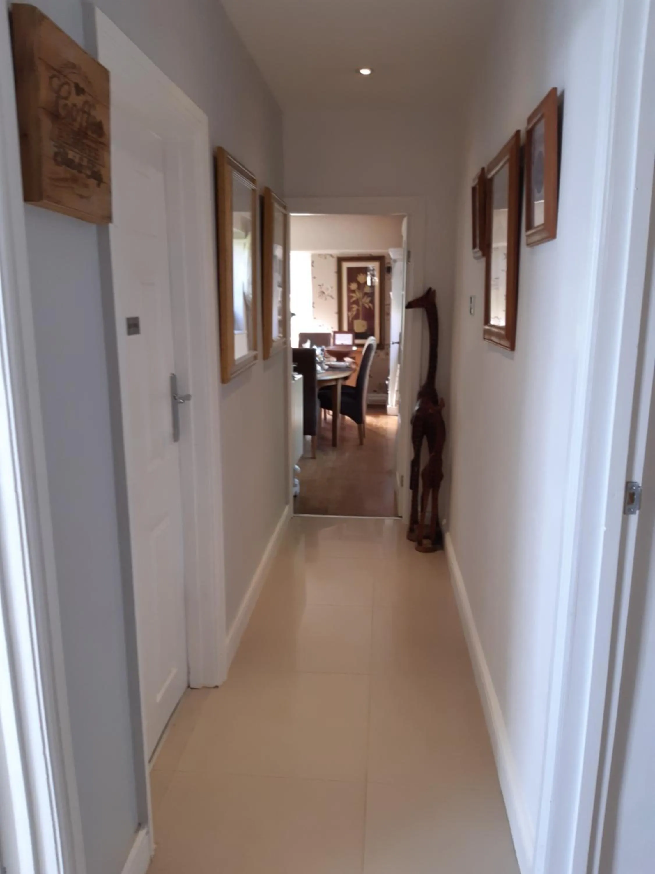 Facade/entrance in The White Dove Bed and Breakfast with Glamping Newark showground