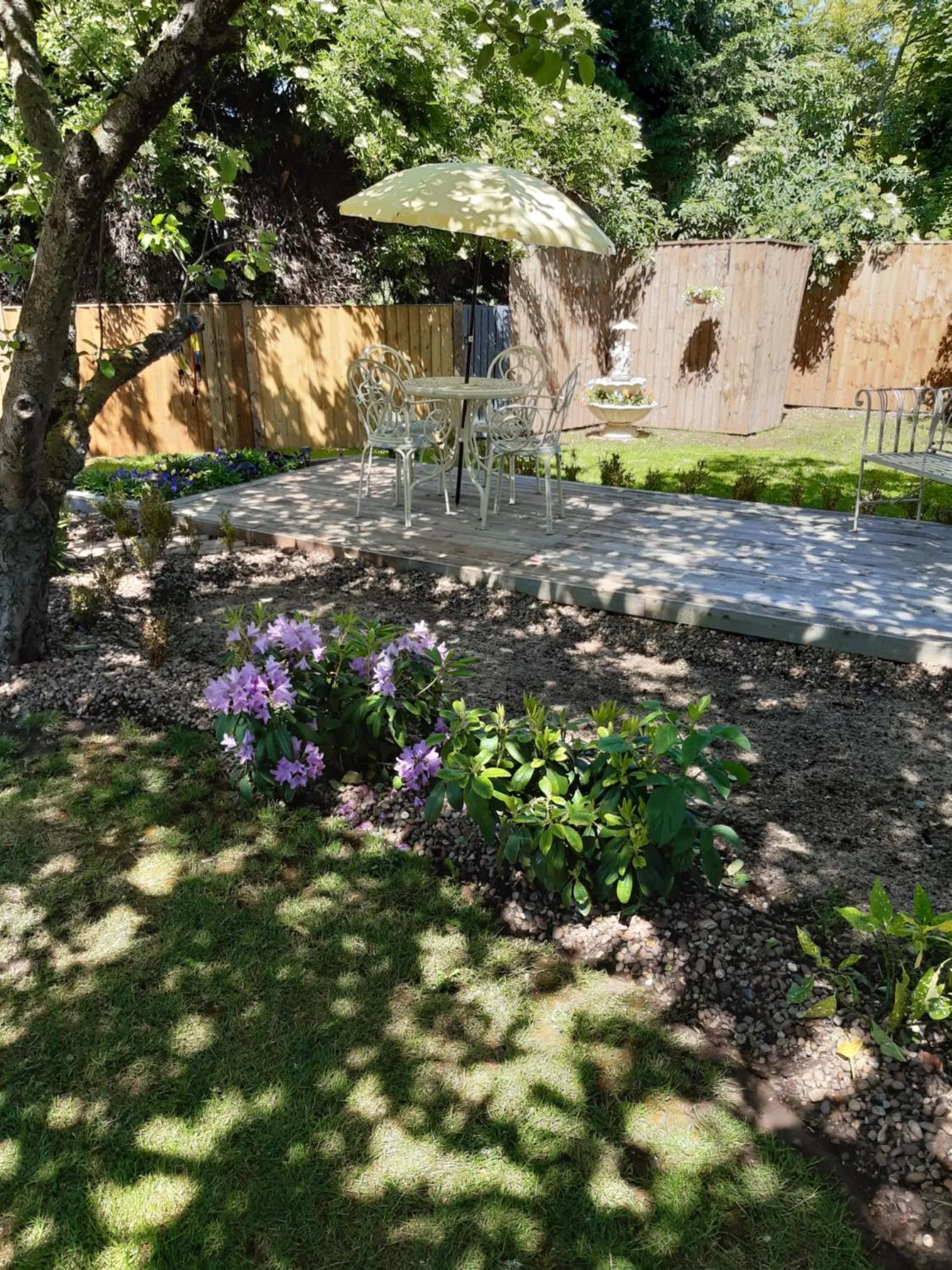 Garden in The White Dove Bed and Breakfast with Glamping Newark showground