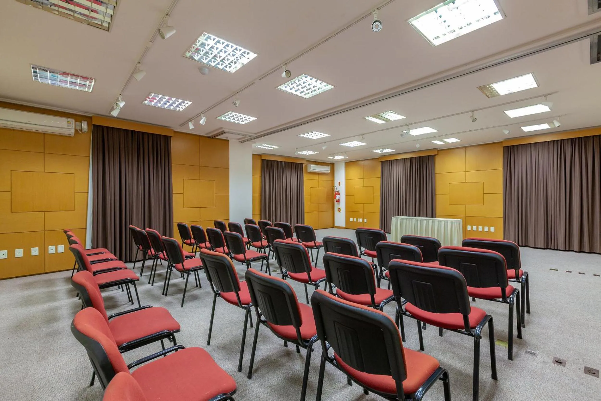 Meeting/conference room in Tri Hotel Executive Criciúma
