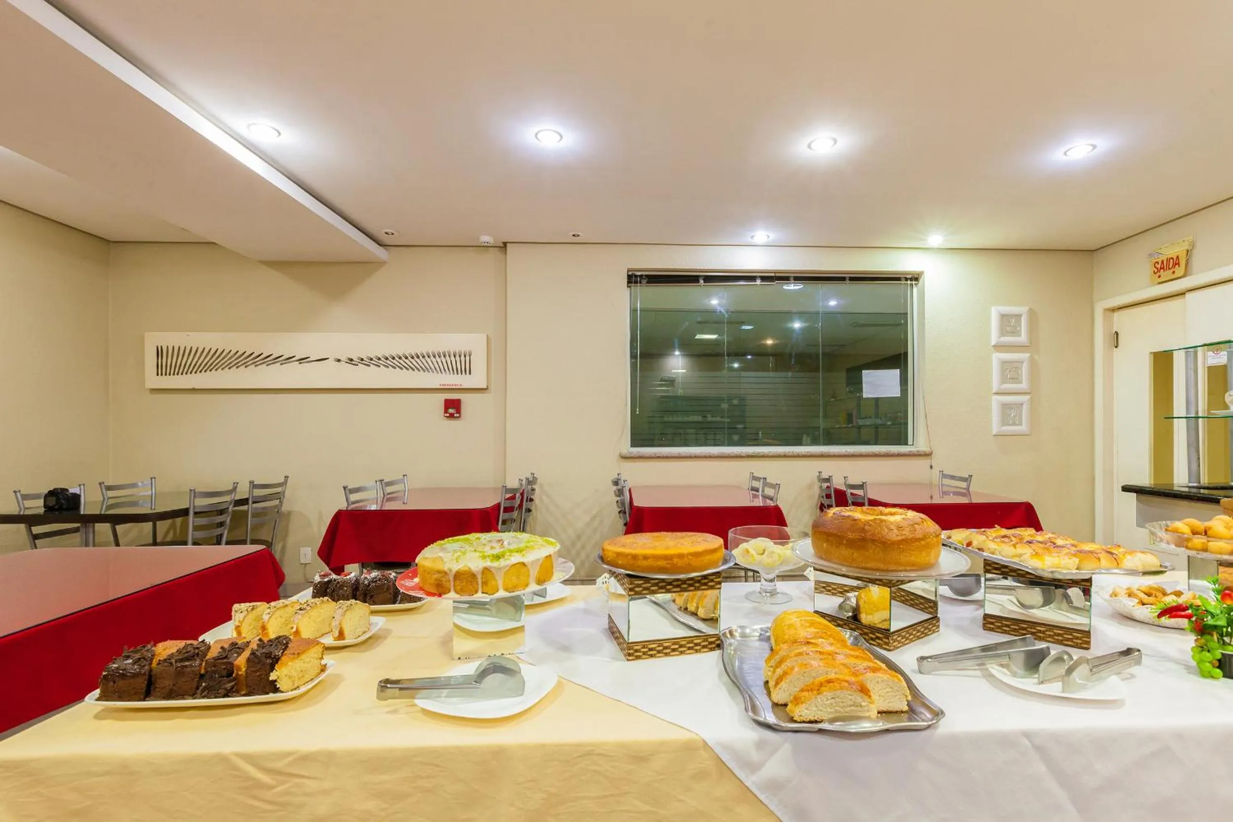 Buffet breakfast in Tri Hotel Criciúma