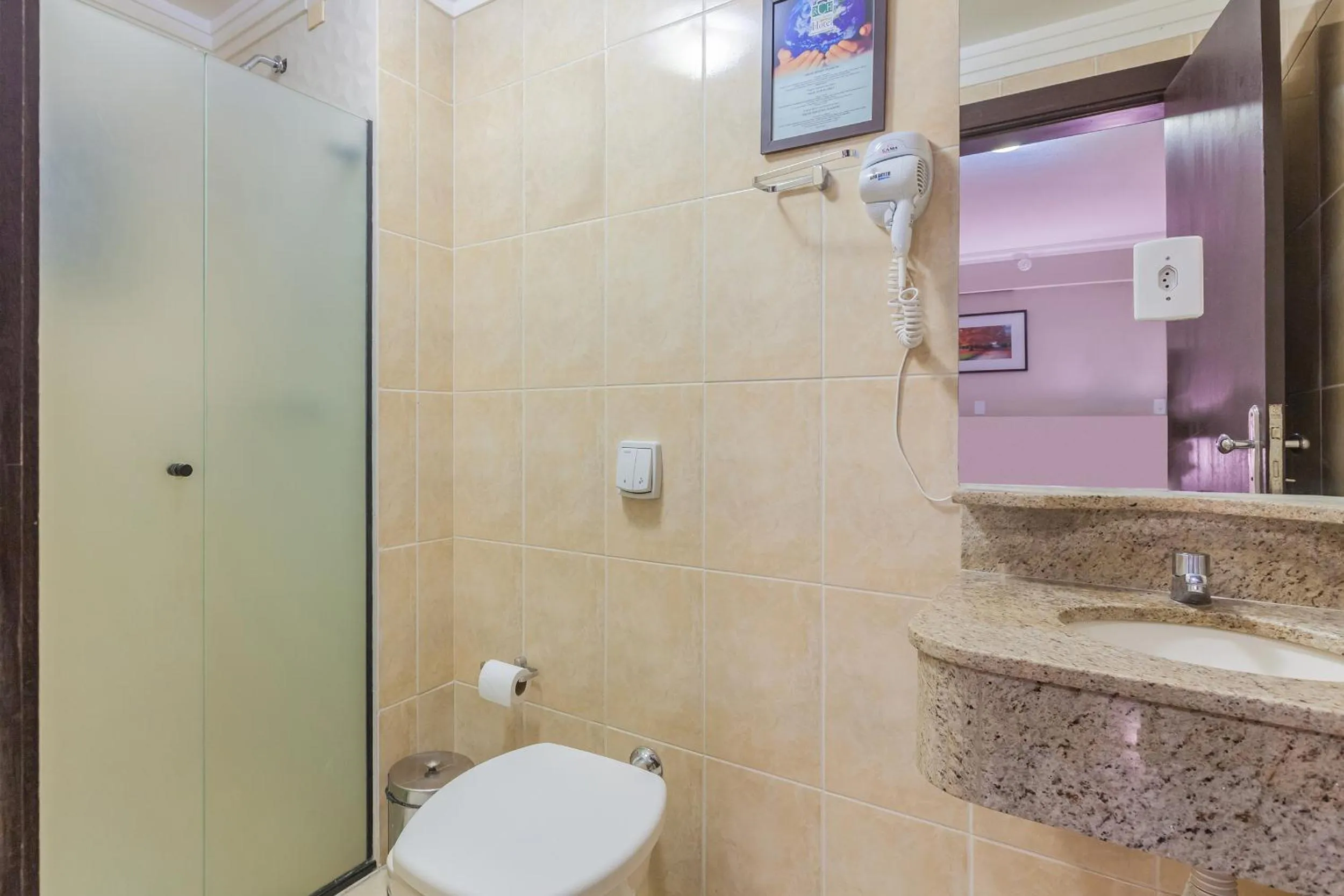 Bathroom in Tri Hotel Criciúma