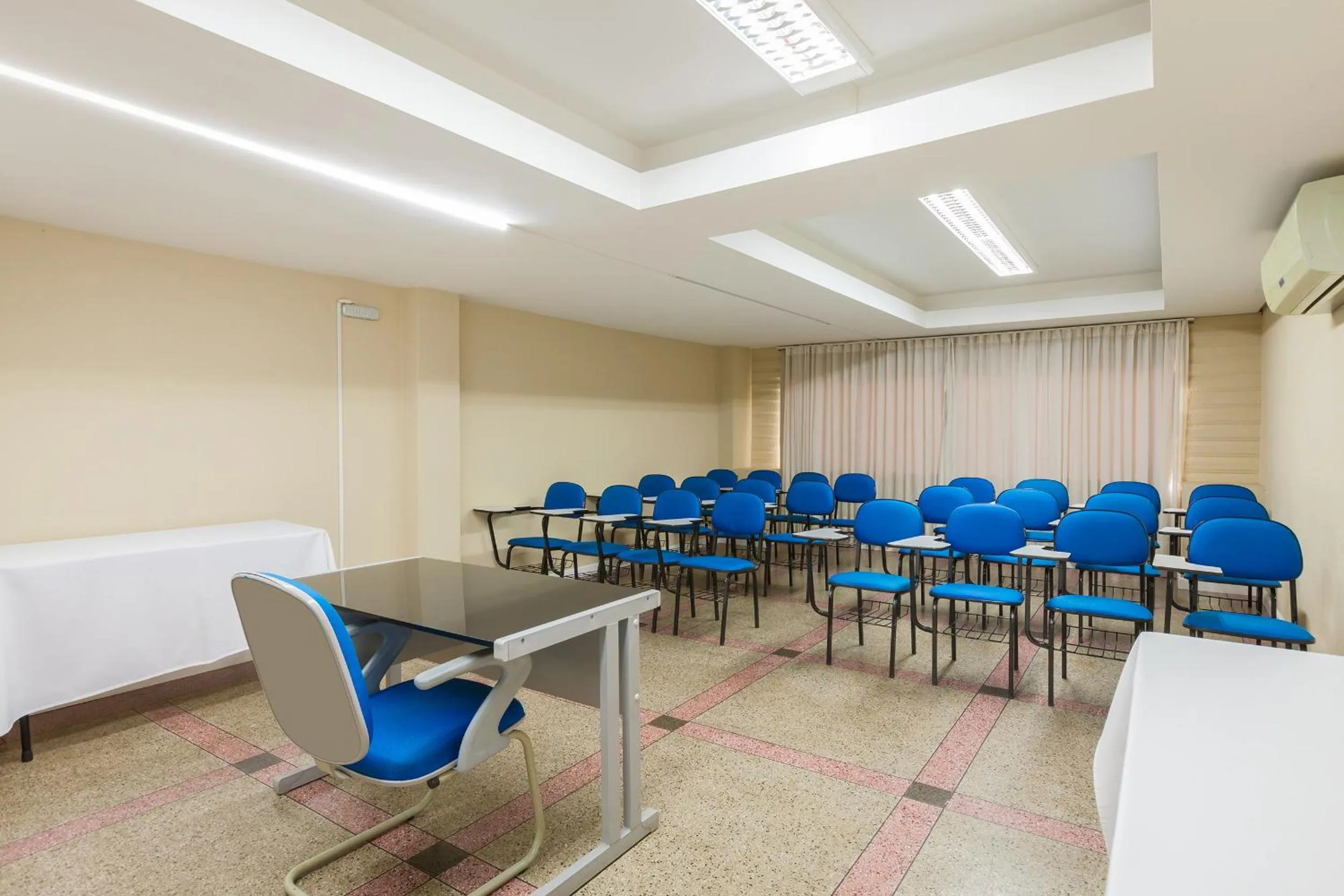 Meeting/conference room in Tri Hotel Criciúma