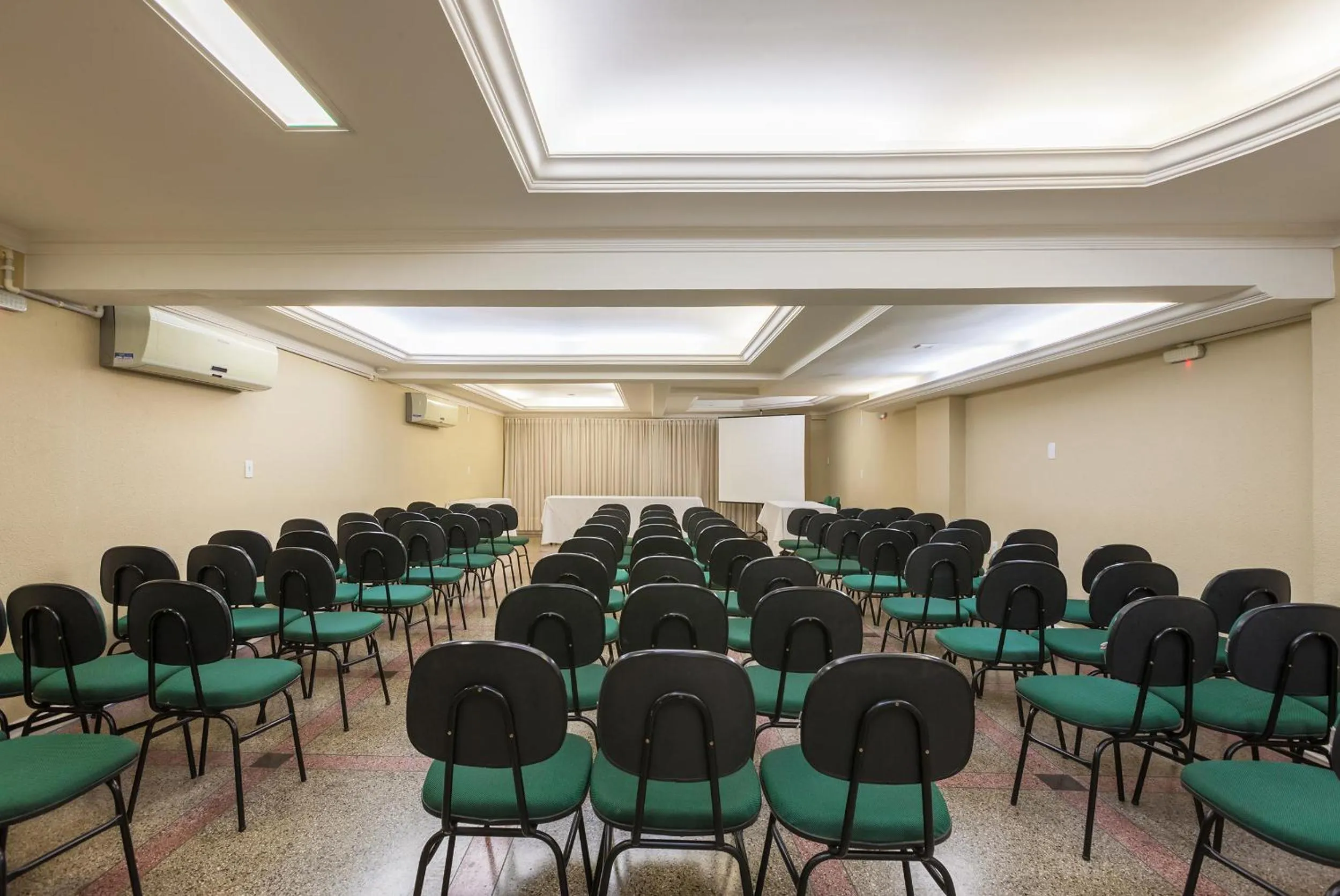 Meeting/conference room in Tri Hotel Criciúma
