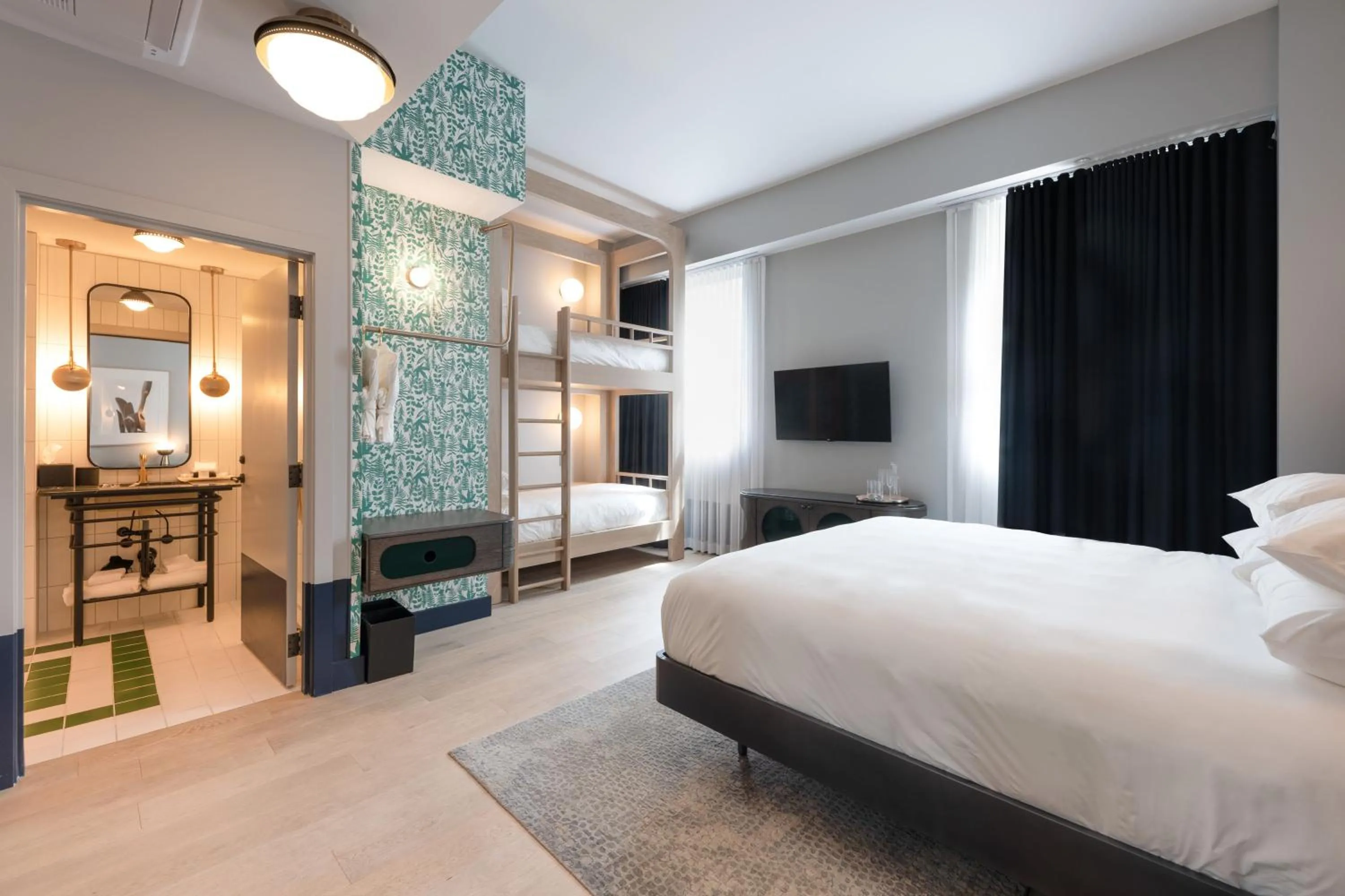 Photo of the whole room, Bed in Woodlark Hotel Portland, a Tribute Portfolio Hotel