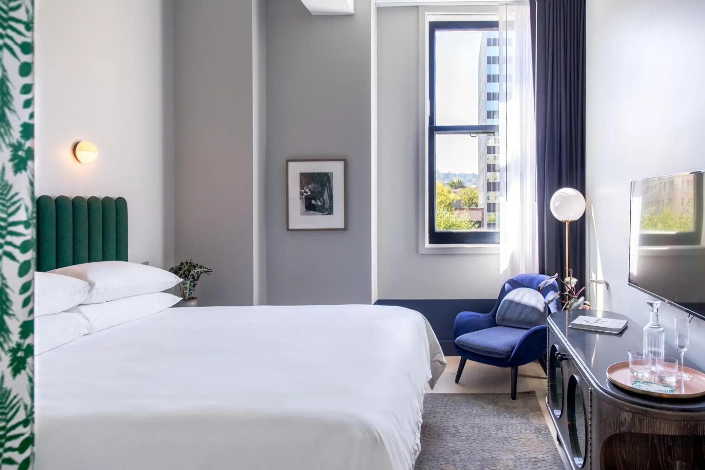 Superior King Room in Woodlark Hotel Portland, a Tribute Portfolio Hotel Superior King Room in Woodlark Hotel Portland, a Tribute Portfolio Hotel