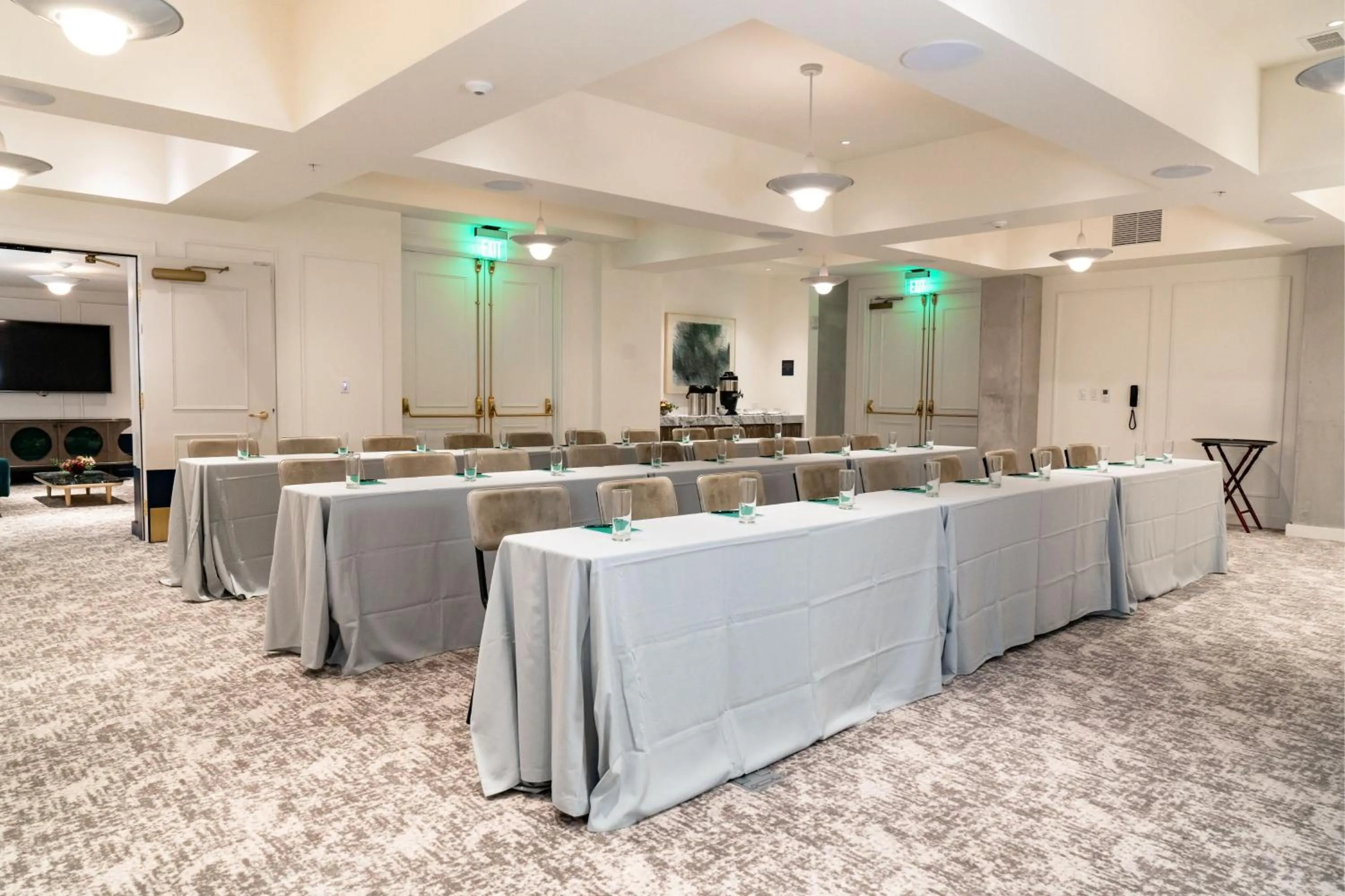 Meeting/conference room in Woodlark Hotel Portland, a Tribute Portfolio Hotel