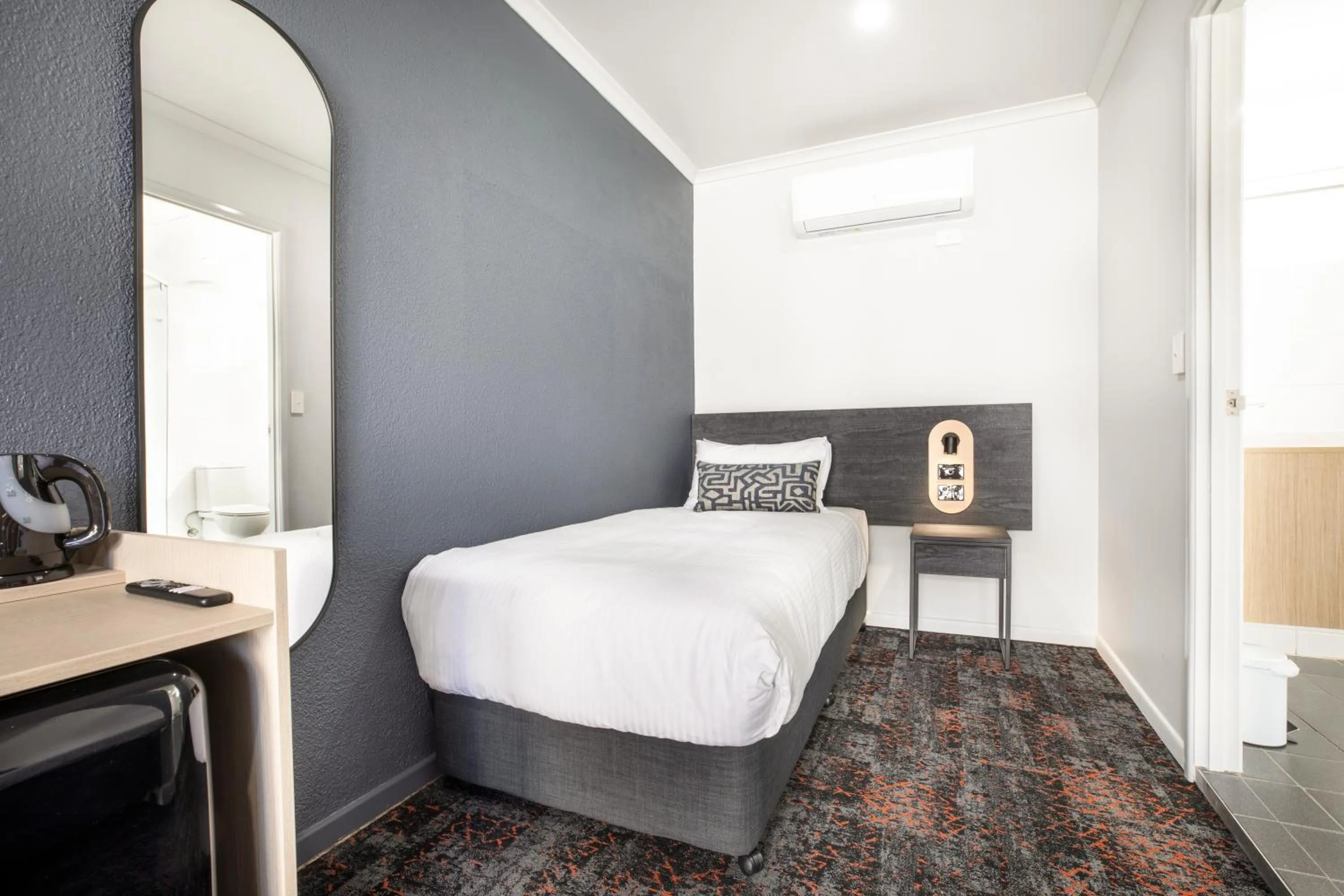 Bed in Nightcap at Horse & Jockey Hotel Warwick