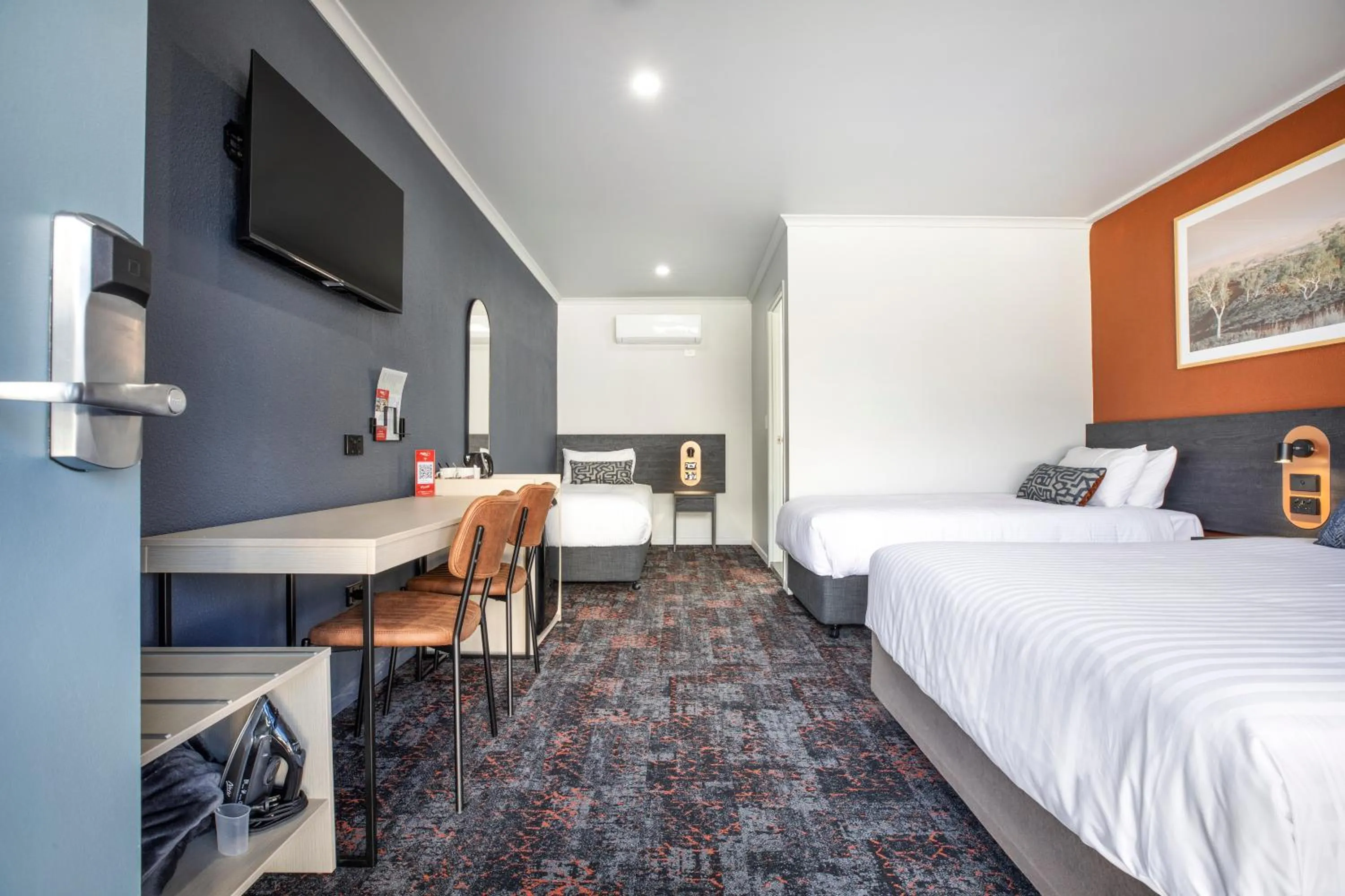 Bedroom, Bed in Nightcap at Horse & Jockey Hotel Warwick