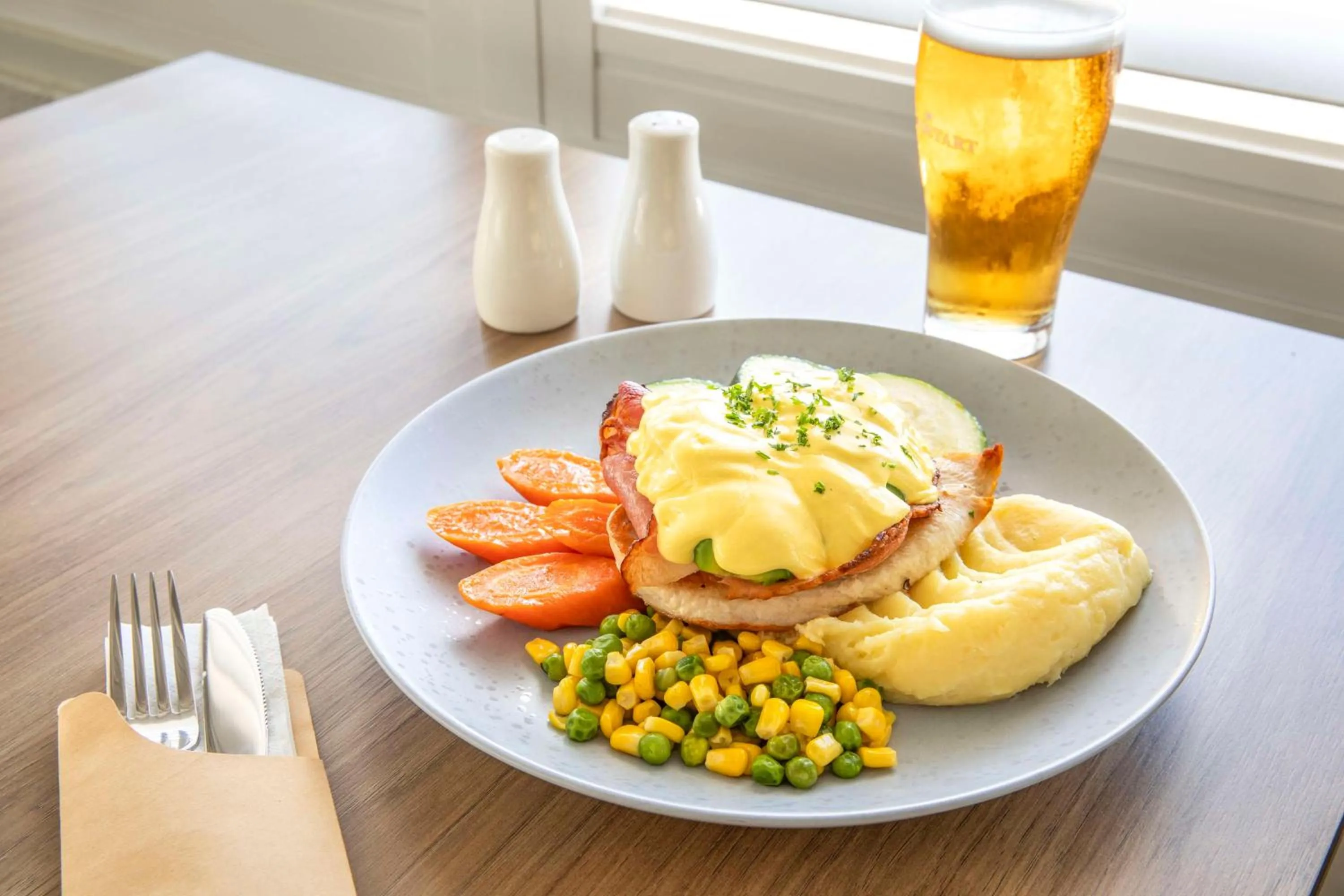 Food and drinks in Nightcap at Horse & Jockey Hotel Warwick