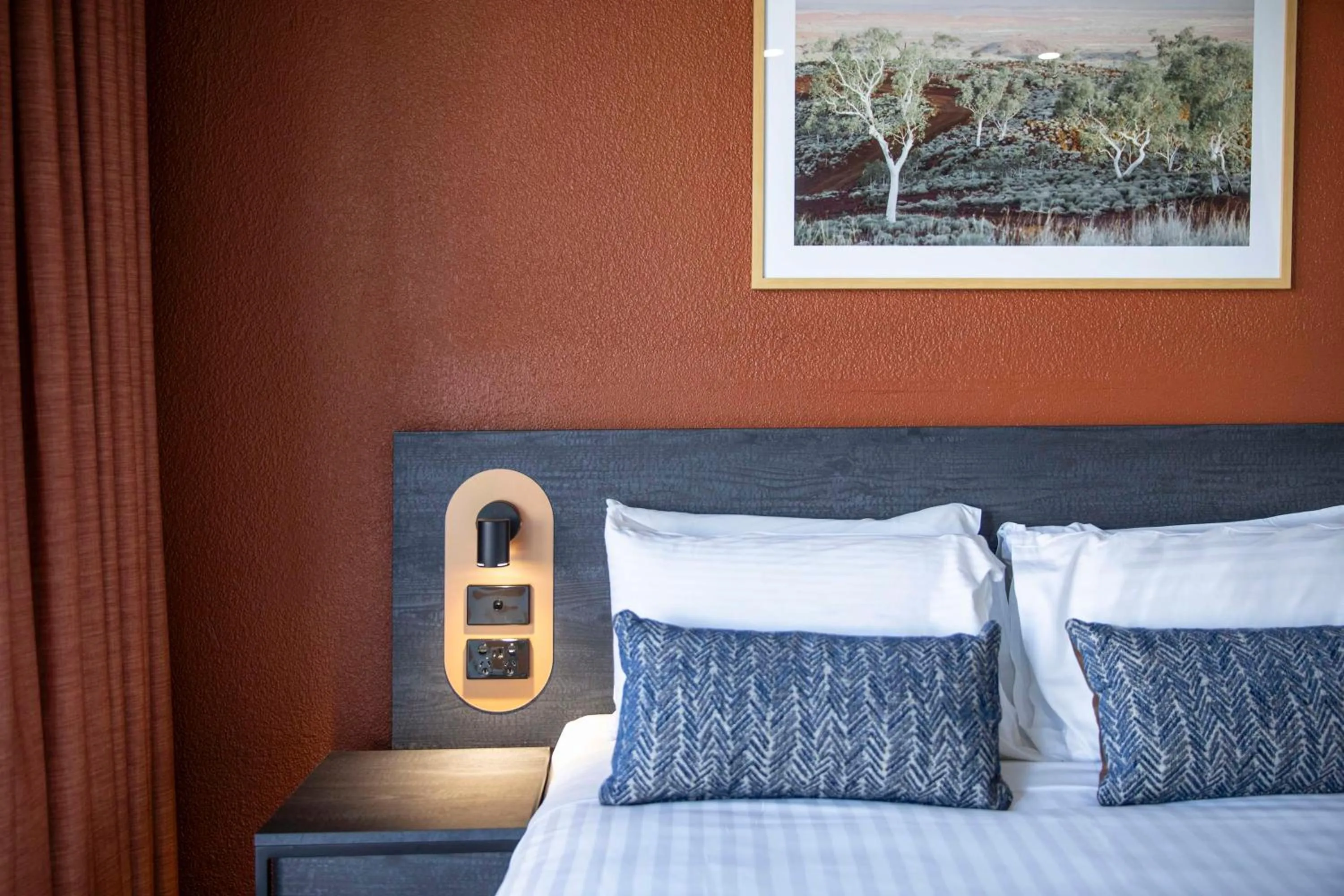 Bedroom, Bed in Nightcap at Horse & Jockey Hotel Warwick