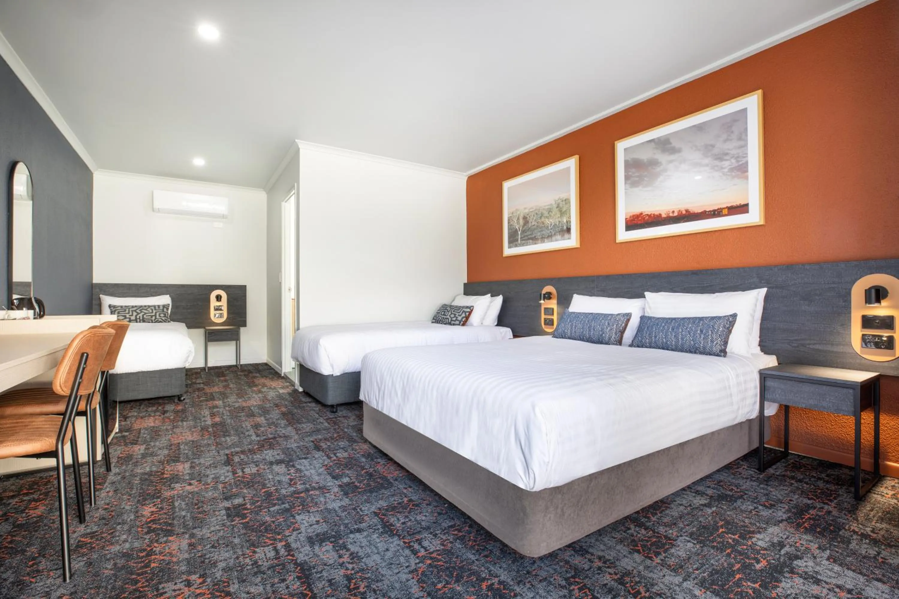 Bed in Nightcap at Horse & Jockey Hotel Warwick