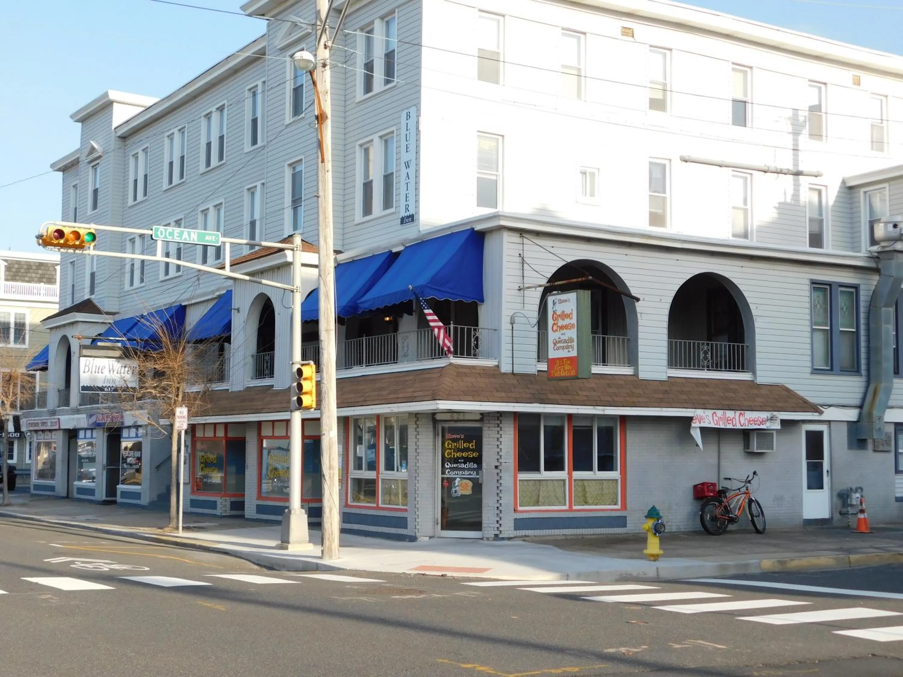 Property building in Blue Water Inn