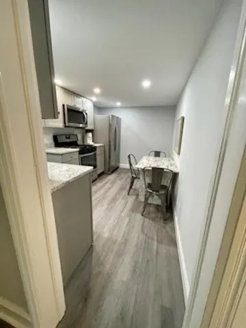 Kitchen or kitchenette in Blue Water Inn