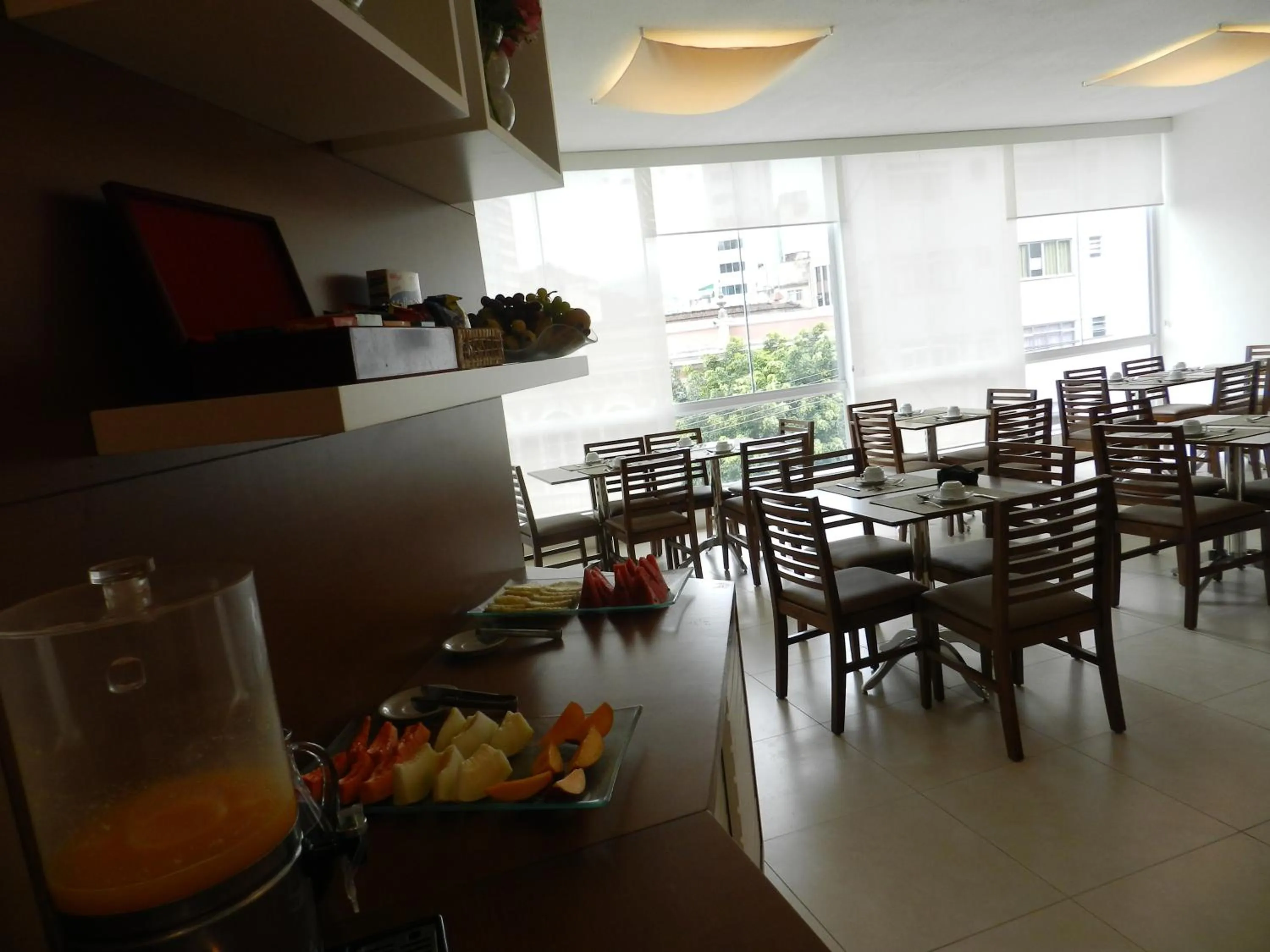 Restaurant/places to eat in Casablanca Center Hotel