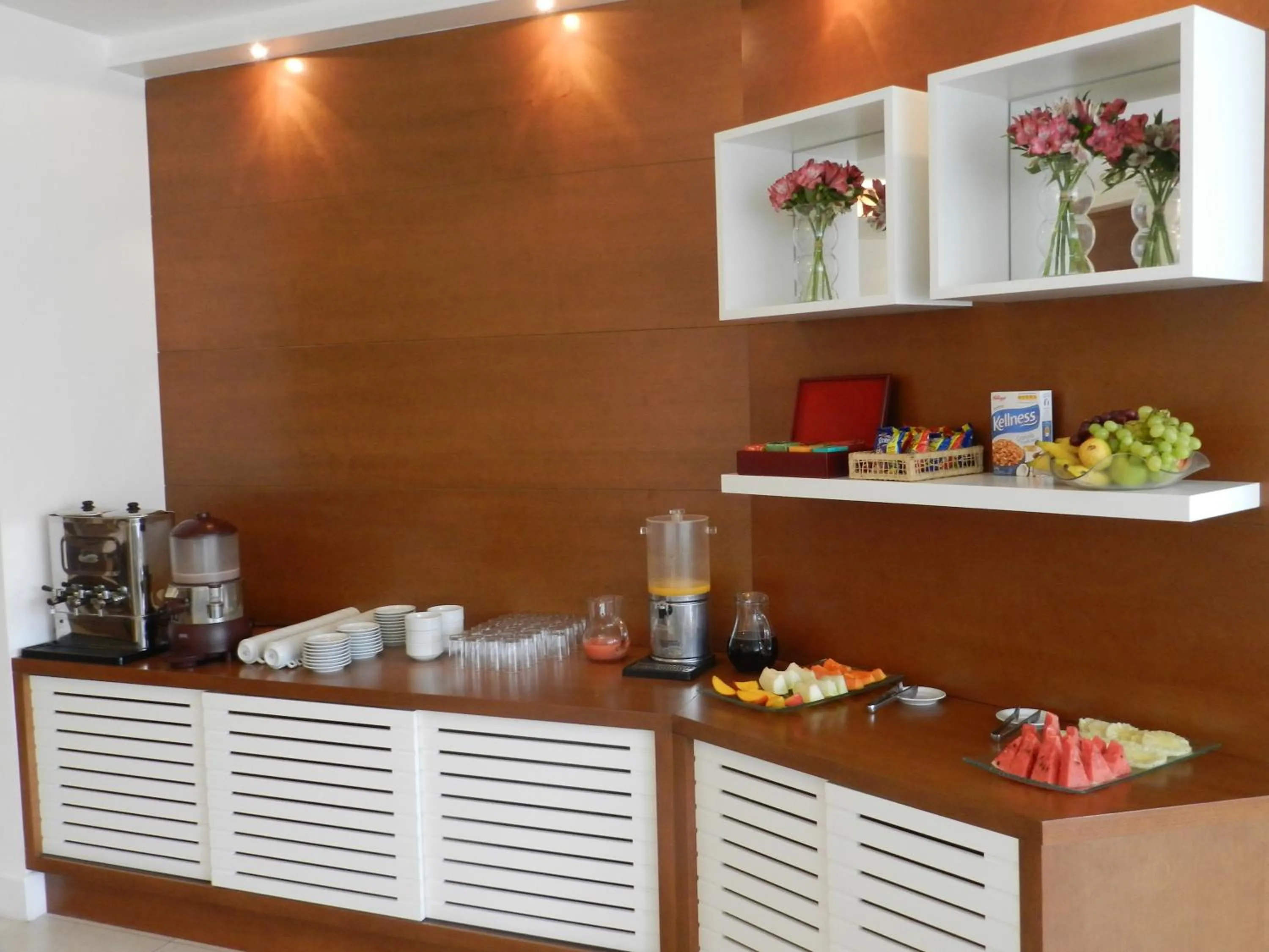 Restaurant/places to eat in Casablanca Center Hotel