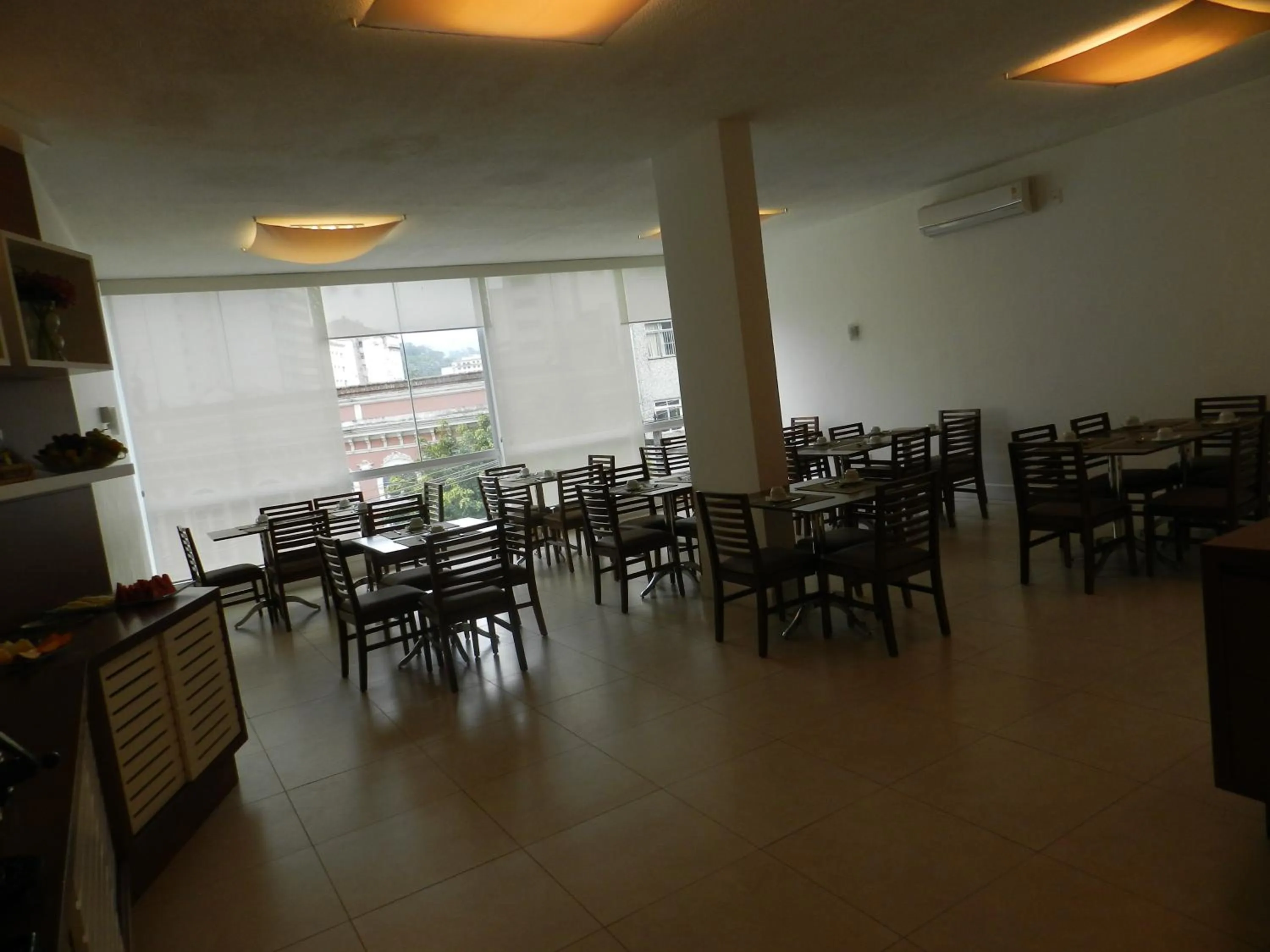 Restaurant/places to eat in Casablanca Center Hotel
