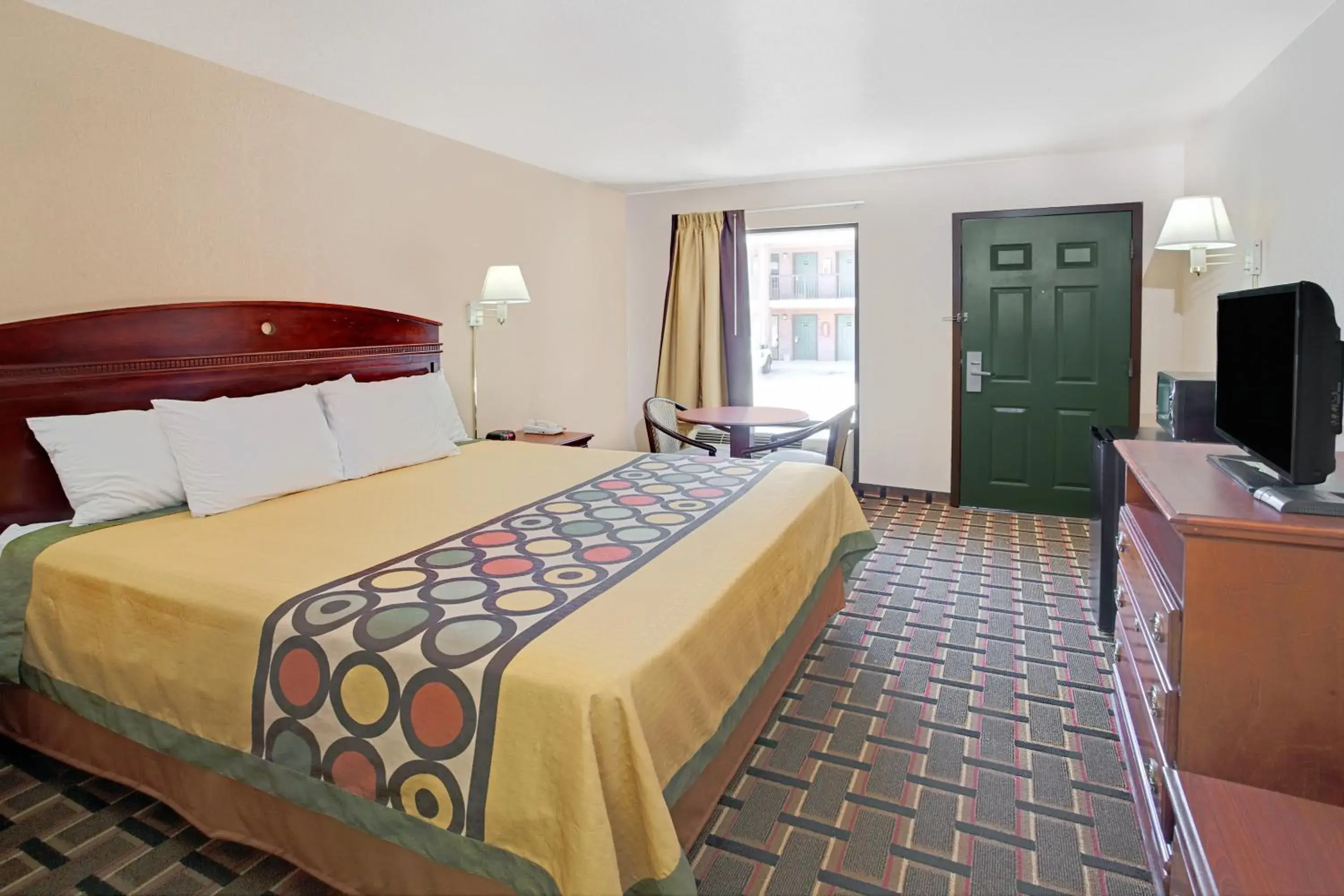 King Room - Mobility Access/Smoking in Super 8 by Wyndham Acworth/Atlanta Area King Room - Mobility Access/Smoking in Super 8 by Wyndham Acworth/Atlanta Area