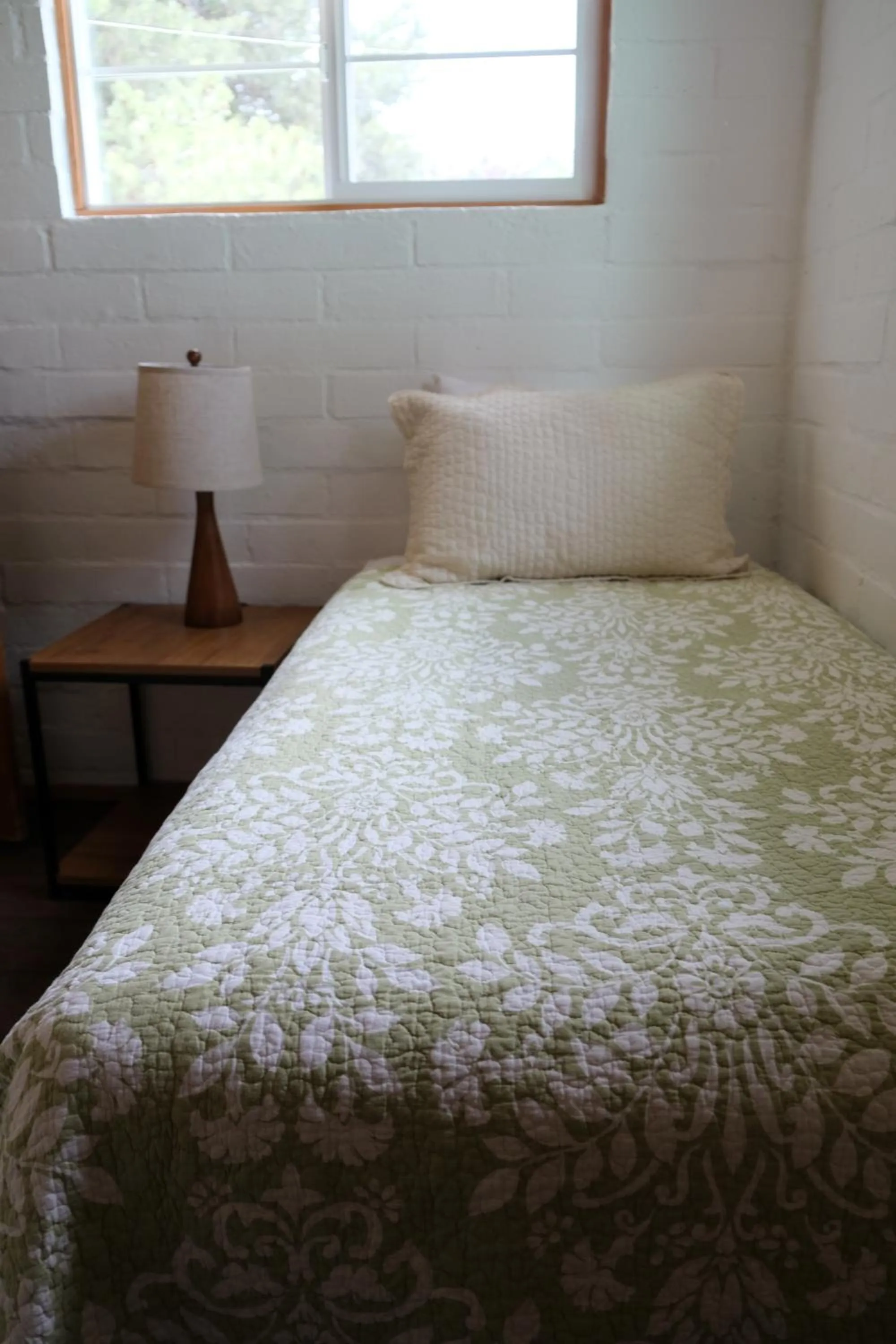 Bedroom, Bed in Lake Front Cabins