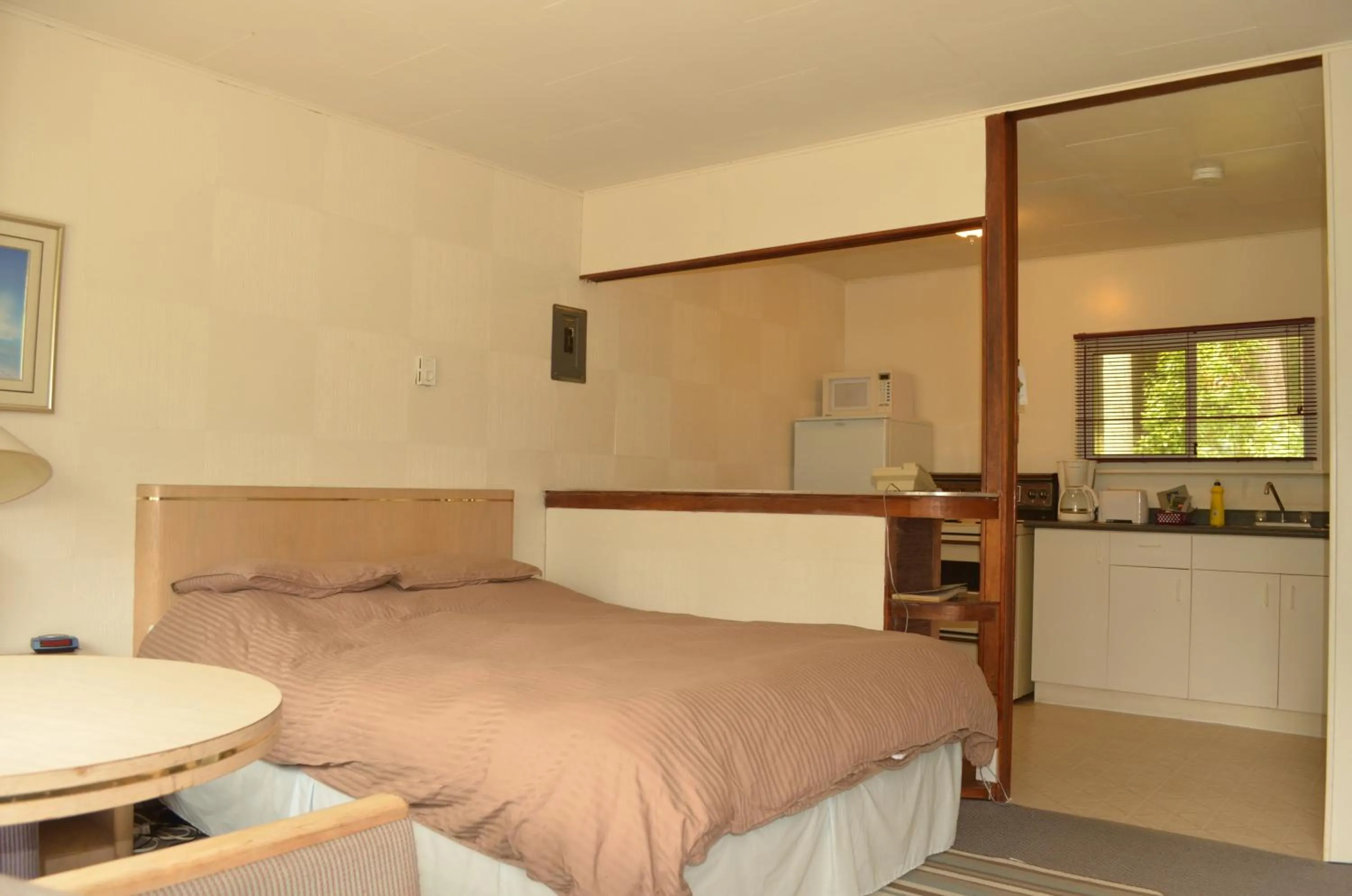 Bed in Seaside Villa Motel & RV Park