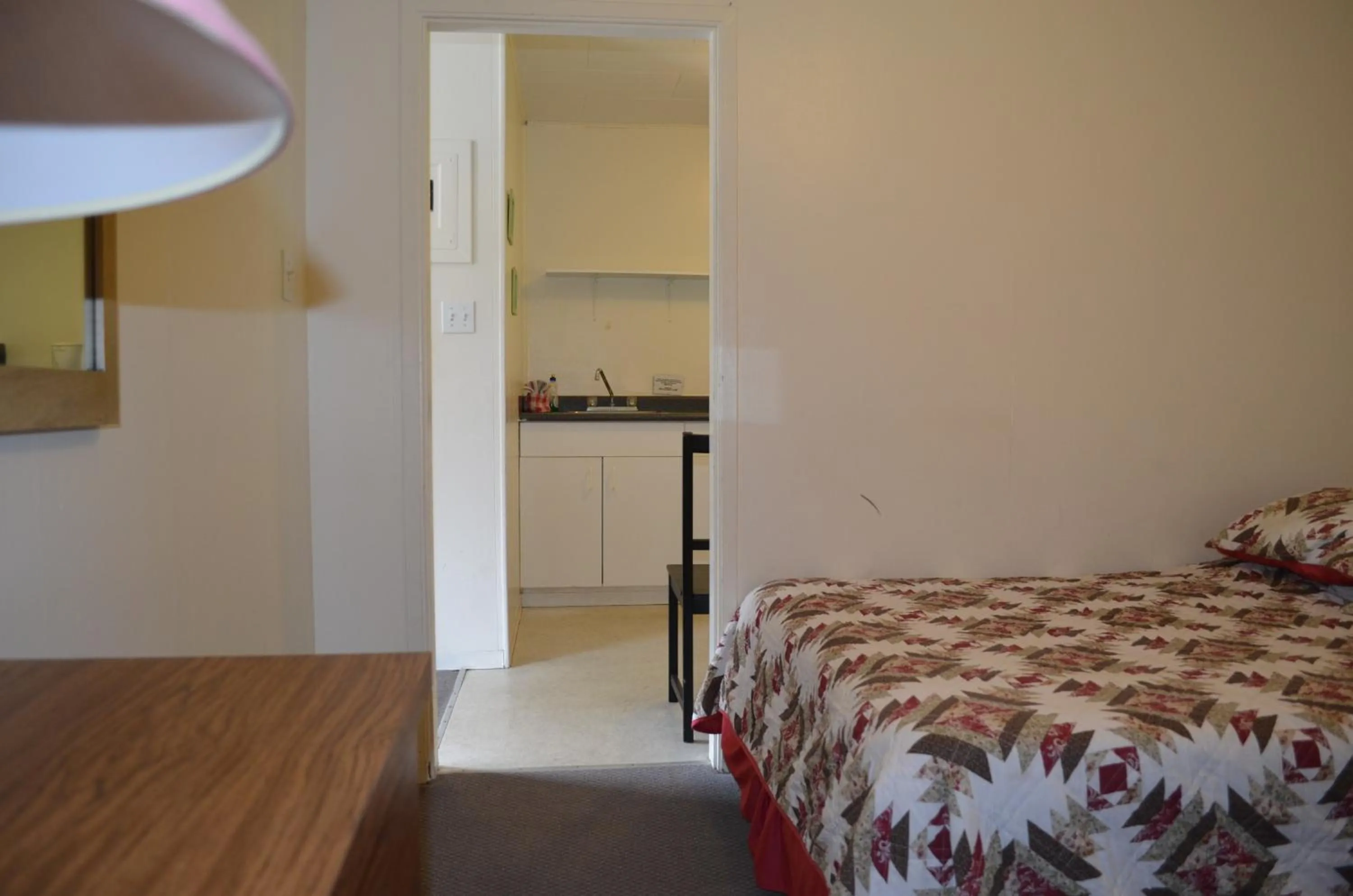 Bed in Seaside Villa Motel & RV Park