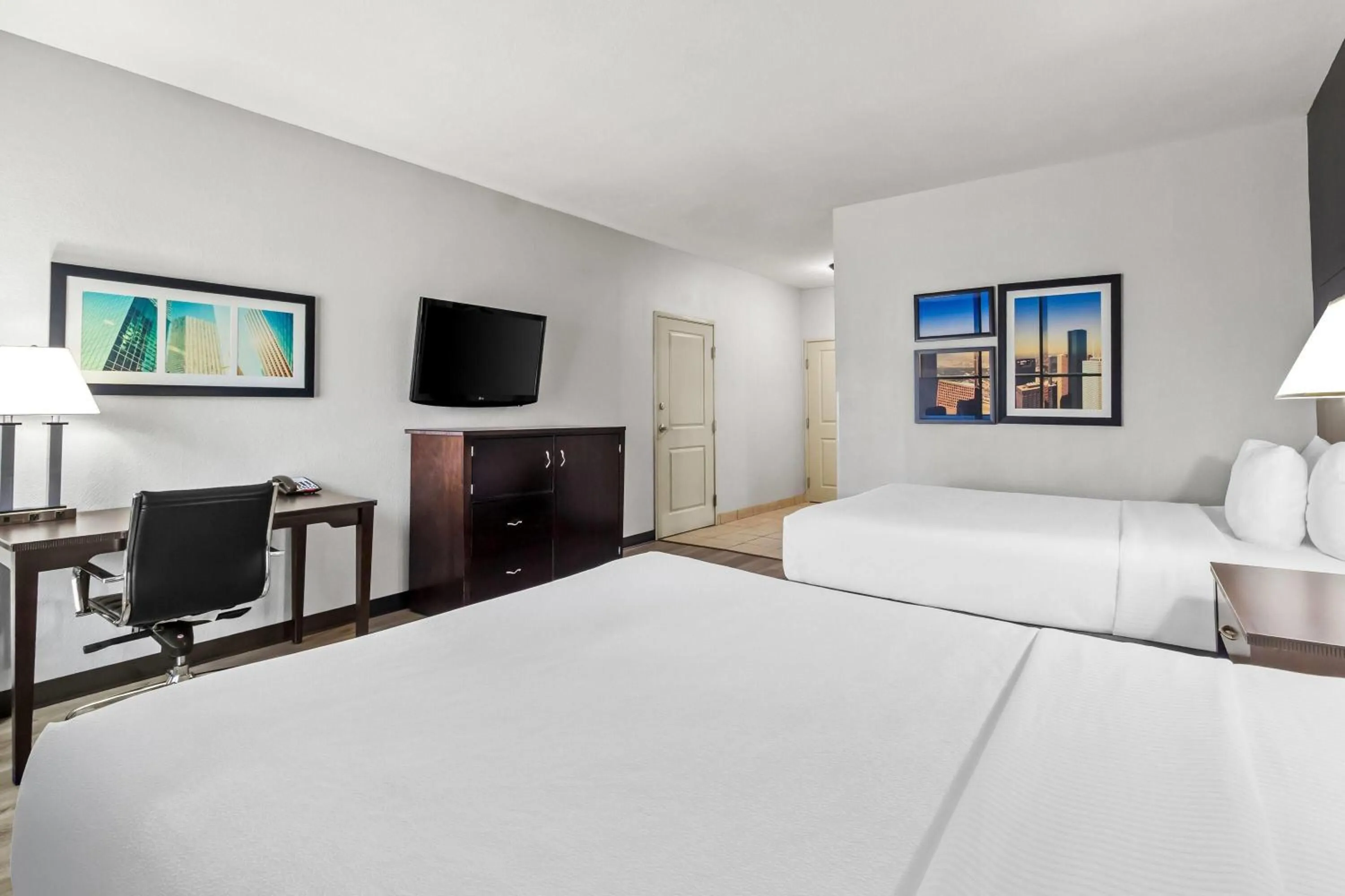 Bed in La Quinta by Wyndham Houston Energy Corridor