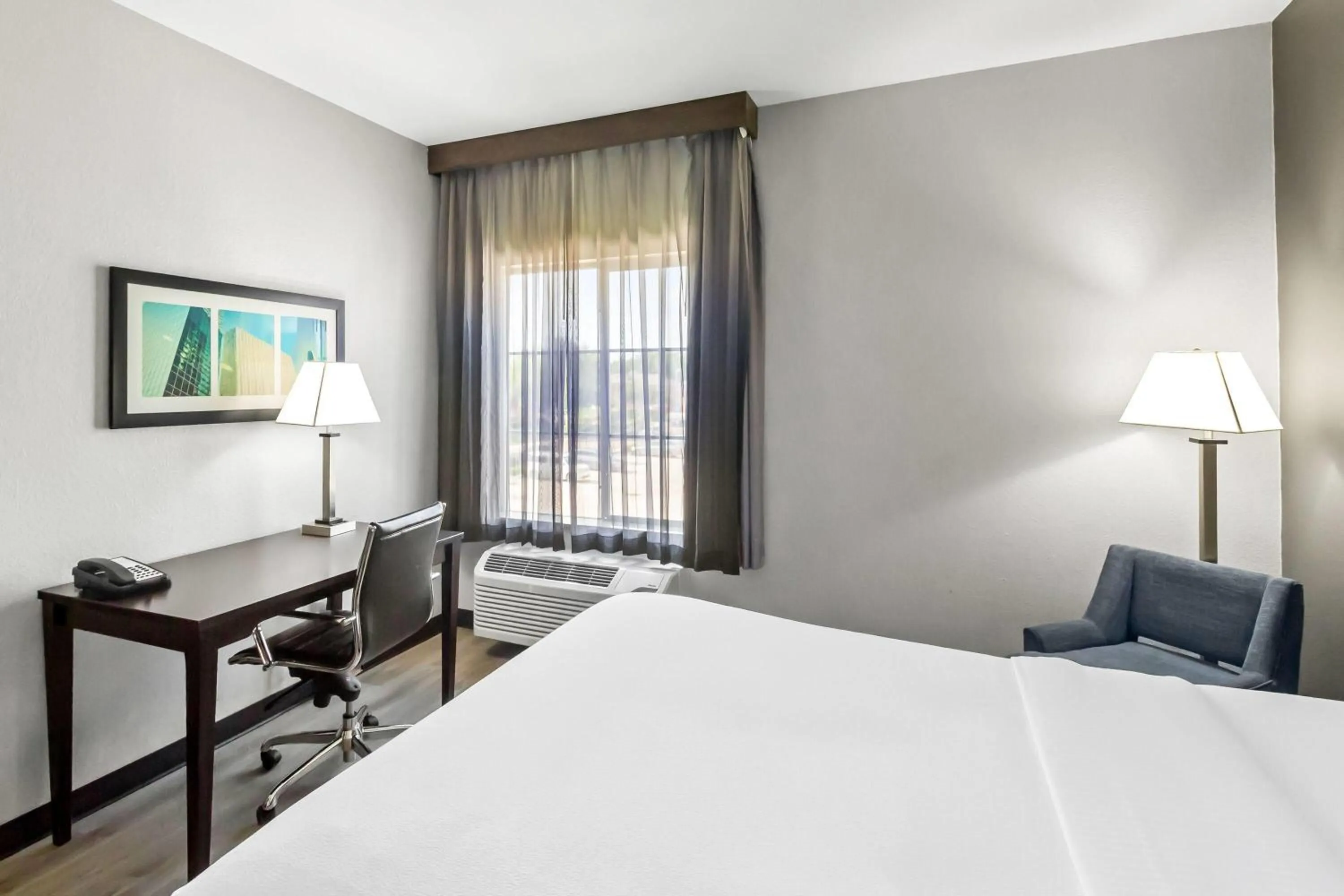 Bed in La Quinta by Wyndham Houston Energy Corridor