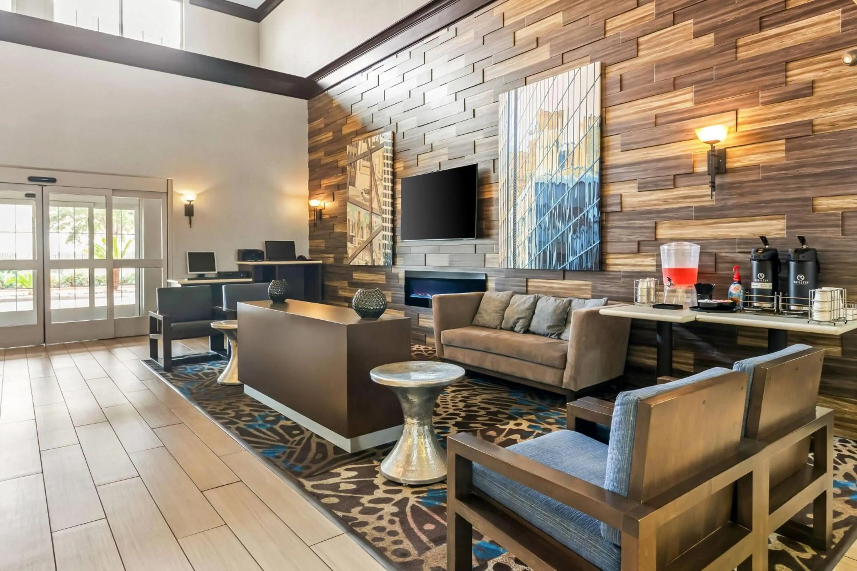 Lobby or reception in La Quinta by Wyndham Houston Energy Corridor
