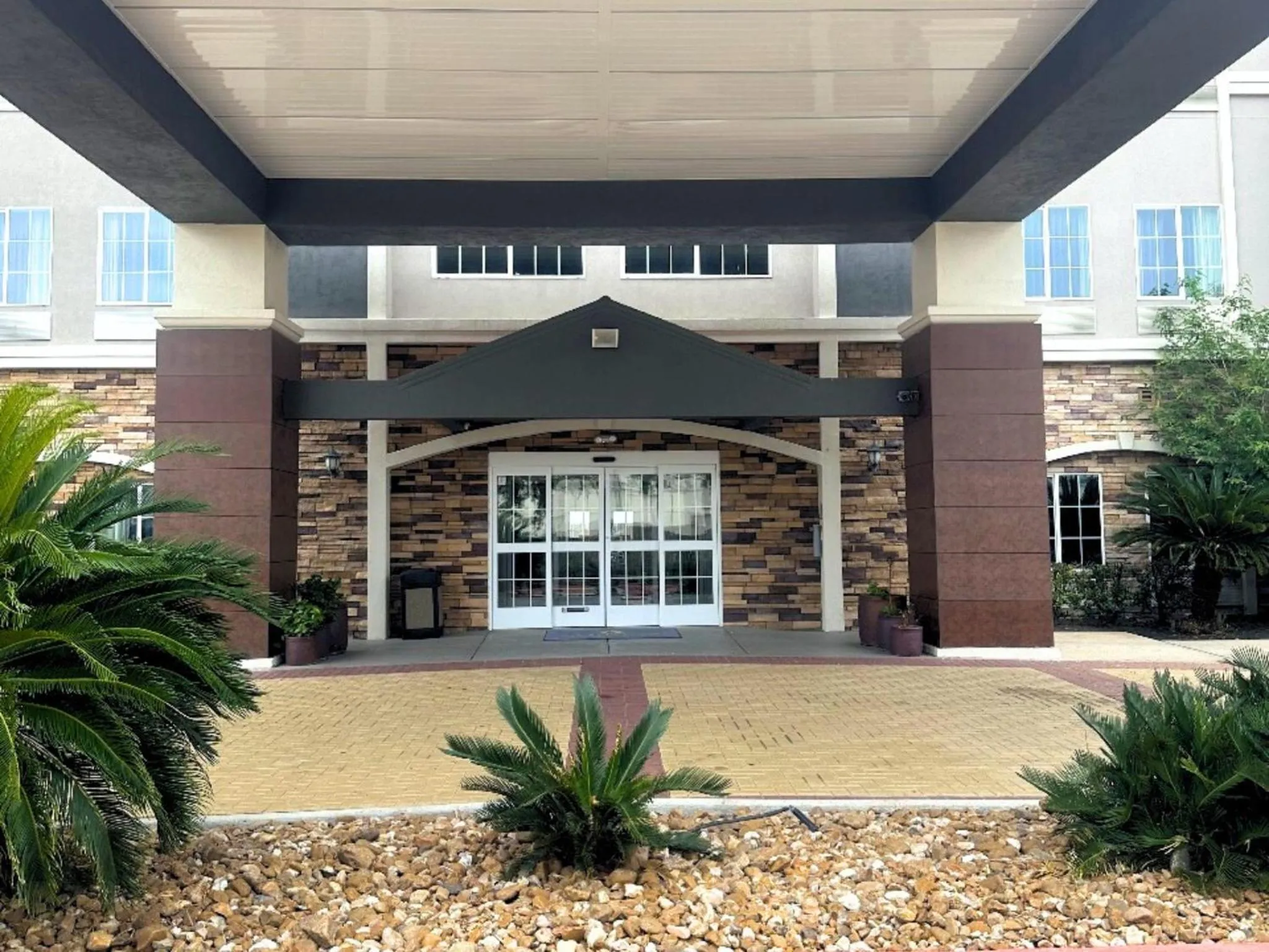Facade/entrance in La Quinta by Wyndham Houston Energy Corridor