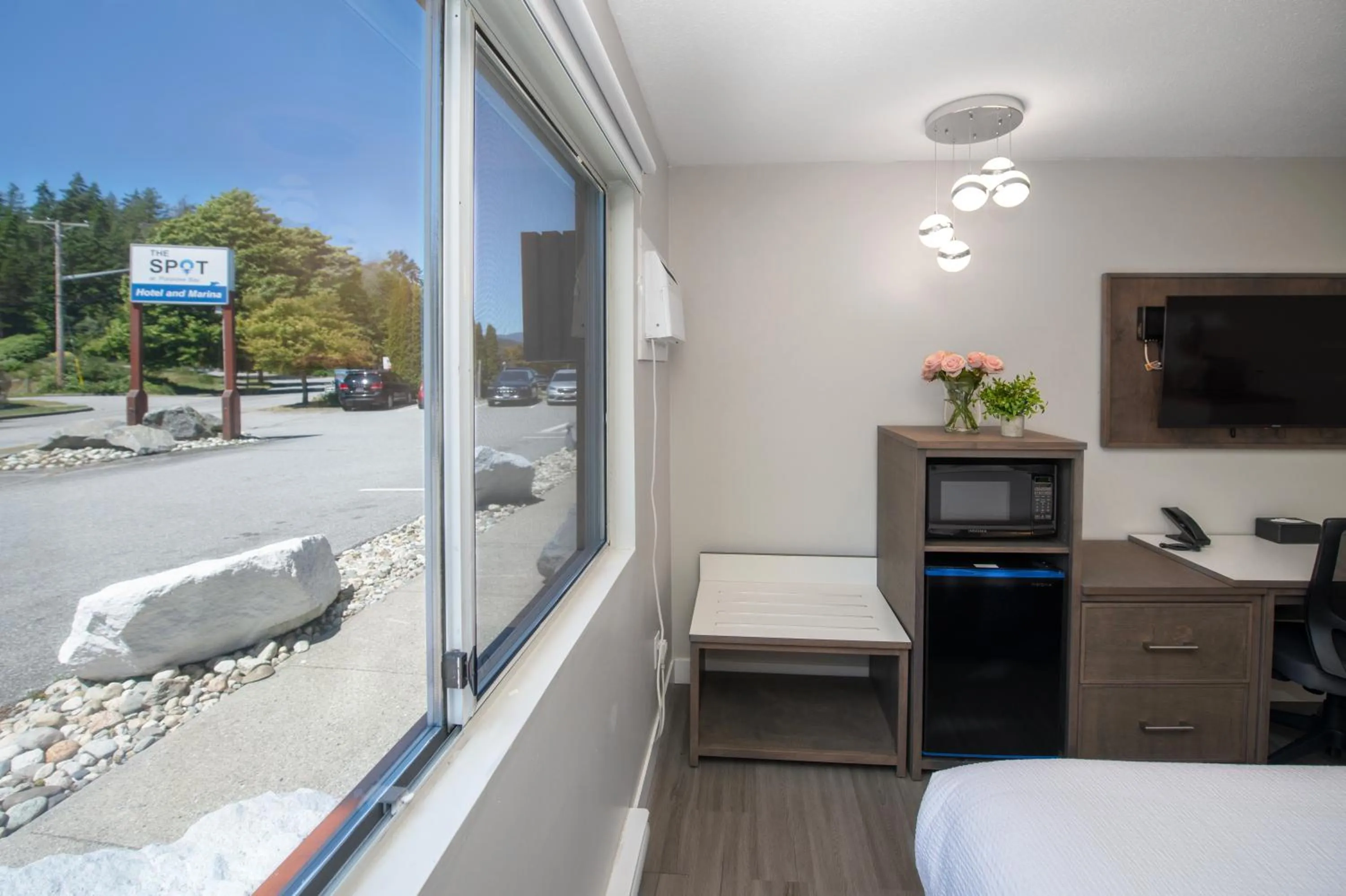 Guests, Bed in The Spot at Porpoise Bay