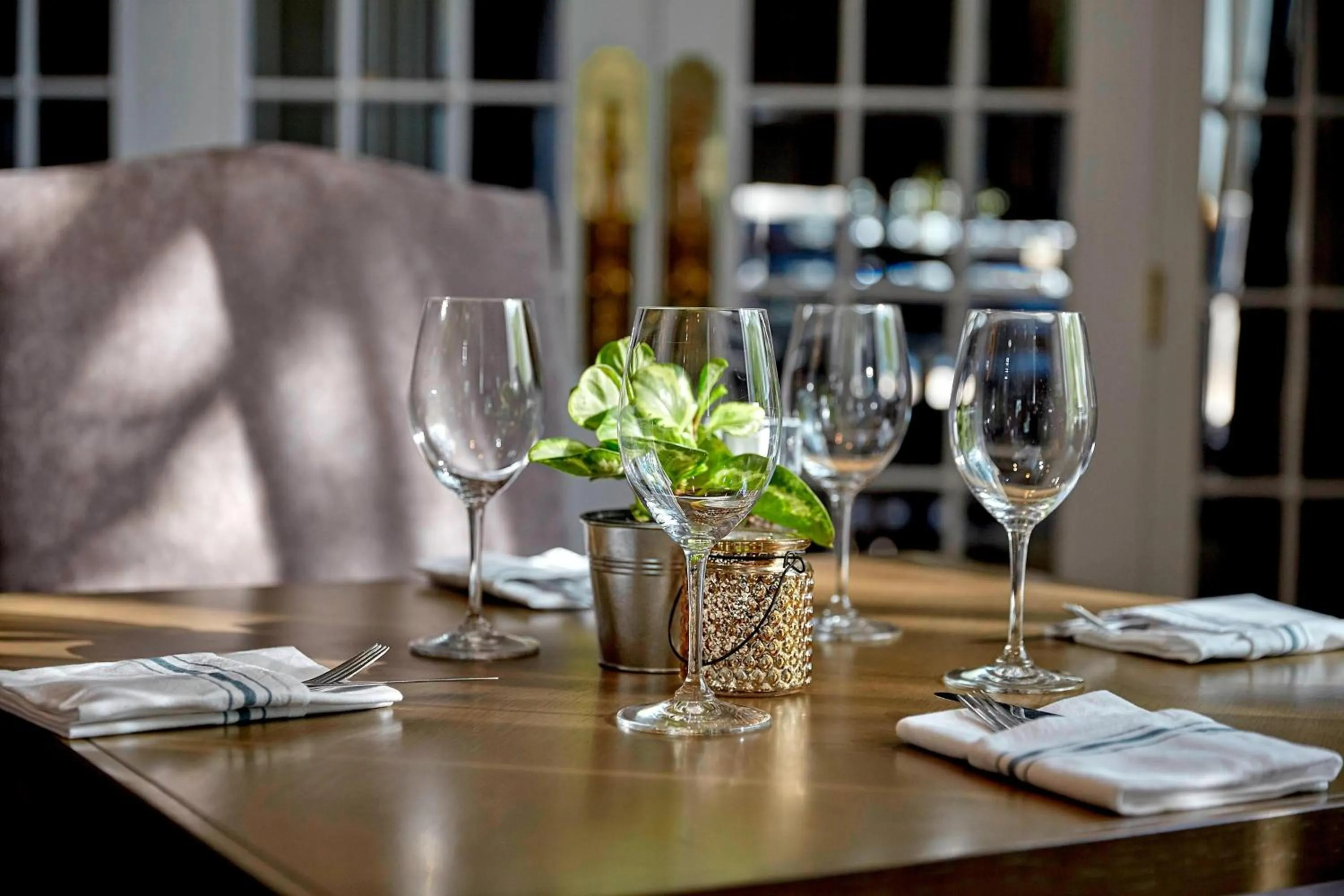 Restaurant/places to eat in The Hotel Saskatchewan, Autograph Collection