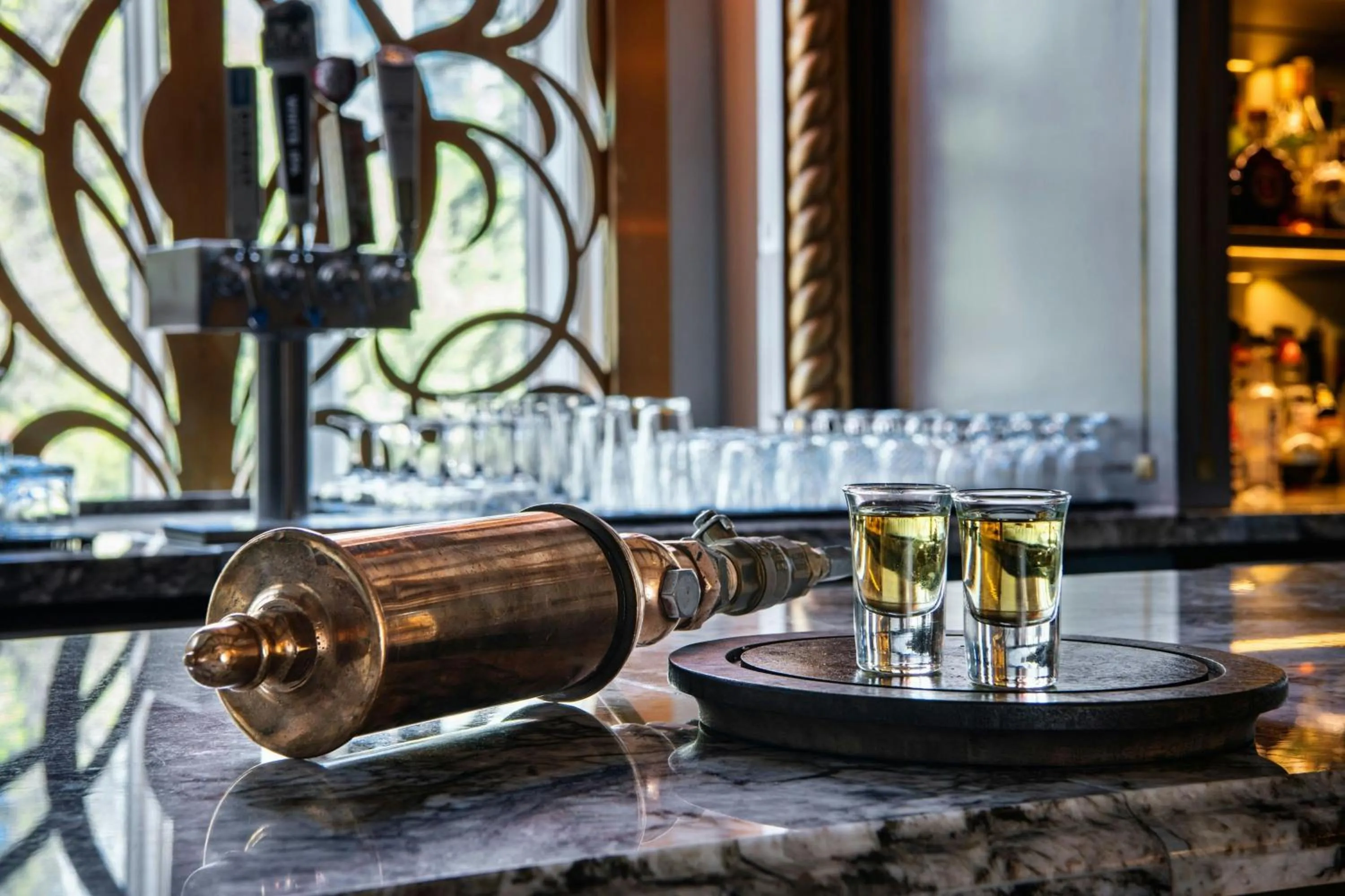 Lounge or bar in The Hotel Saskatchewan, Autograph Collection