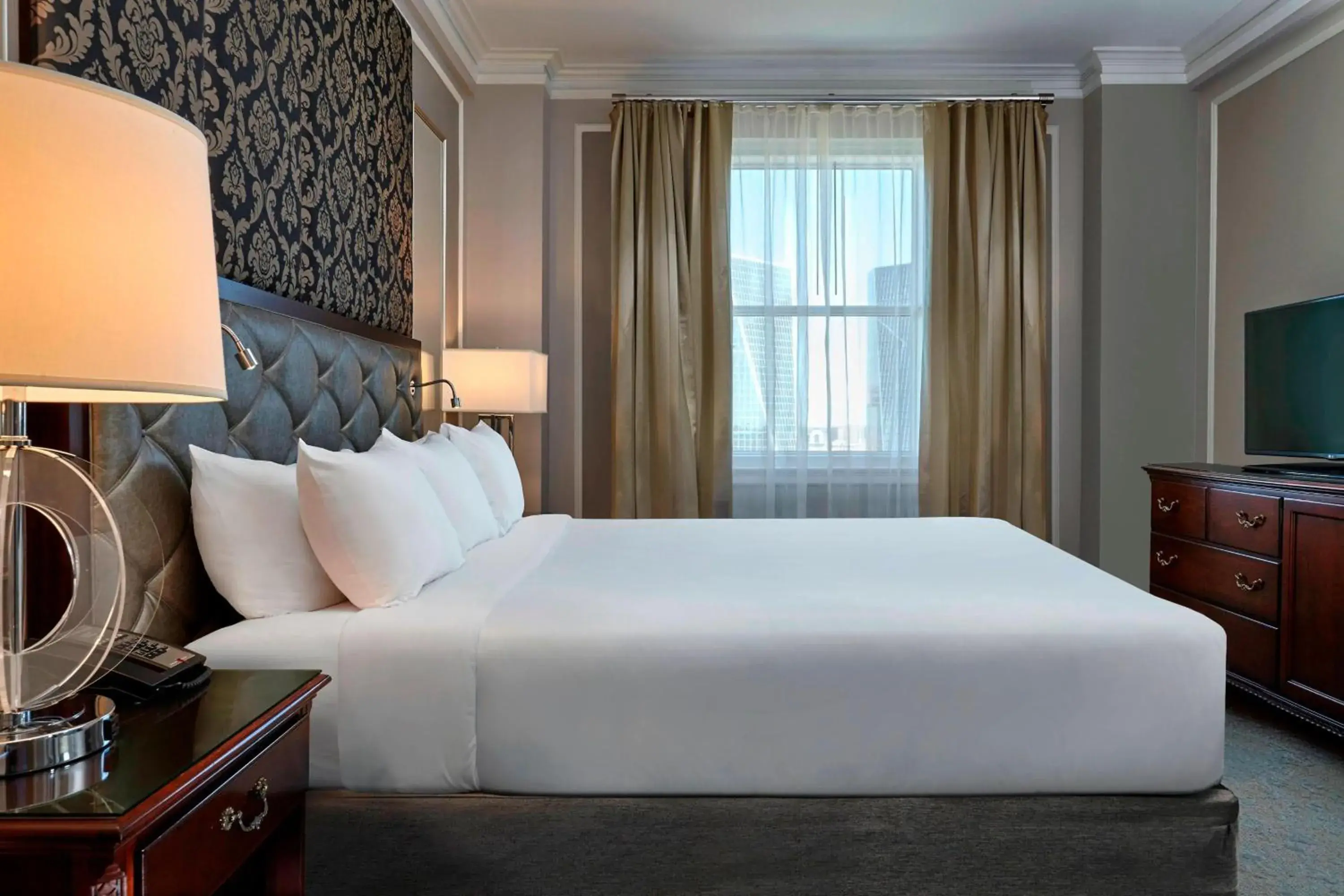 Deluxe Suite in The Hotel Saskatchewan, Autograph Collection Deluxe Suite in The Hotel Saskatchewan, Autograph Collection