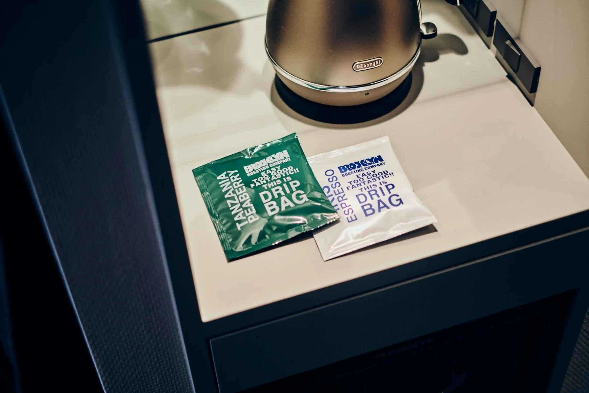 Coffee/tea facilities in THE BOLY OSAKA