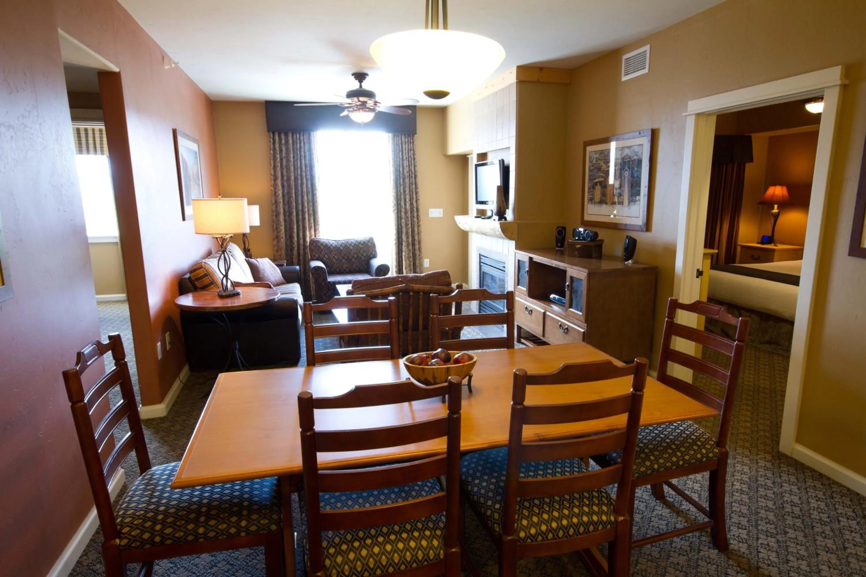 Photo of the whole room, Restaurant/Places to Eat in Club Wyndham Steamboat Springs