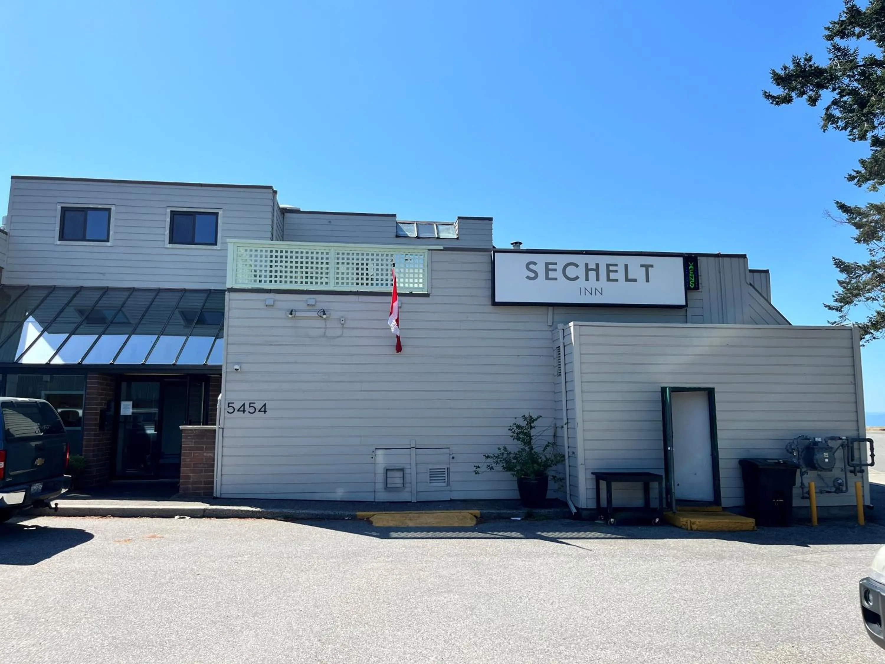 Property building in Sechelt inn