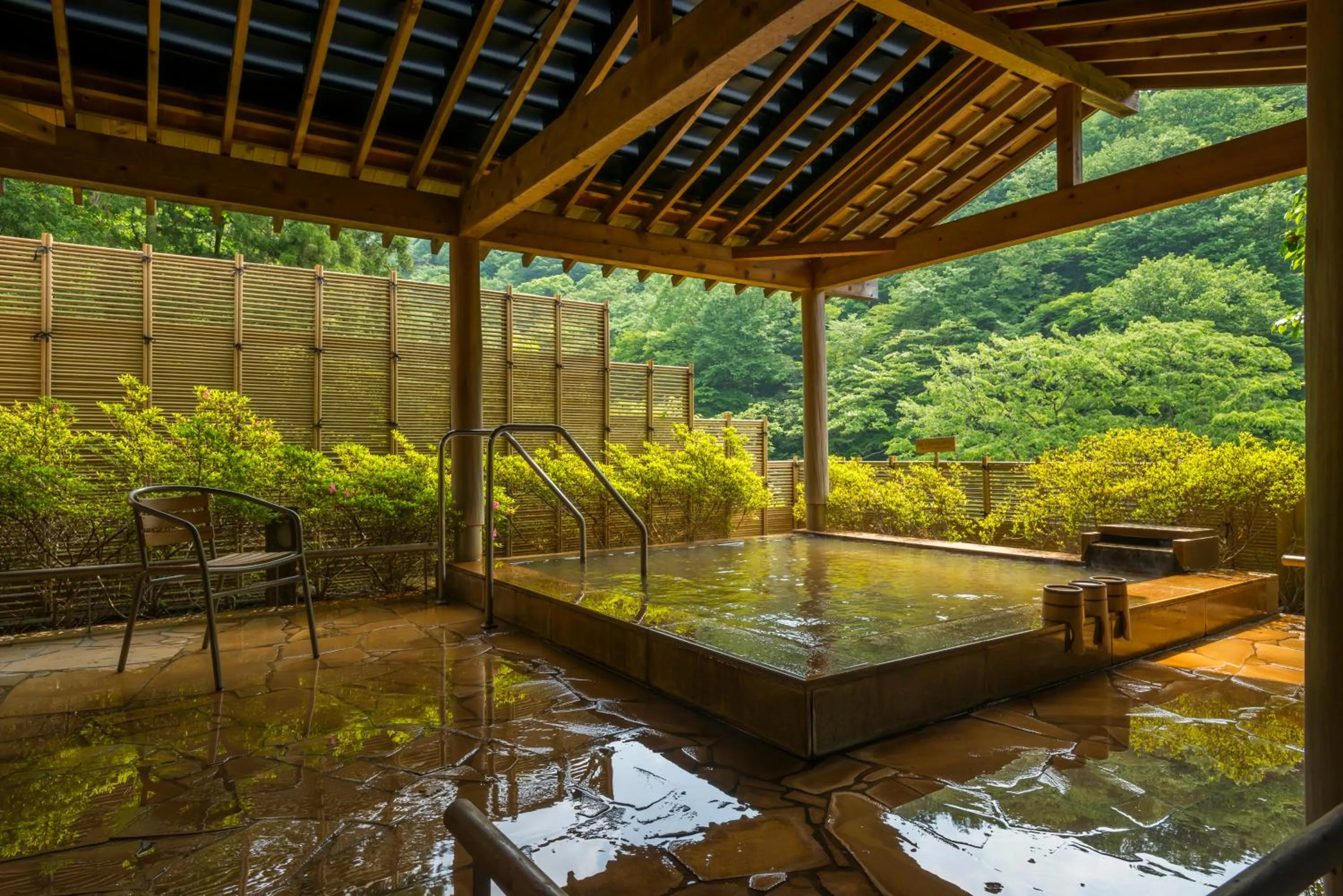 Hot Spring Bath in Fukuichi