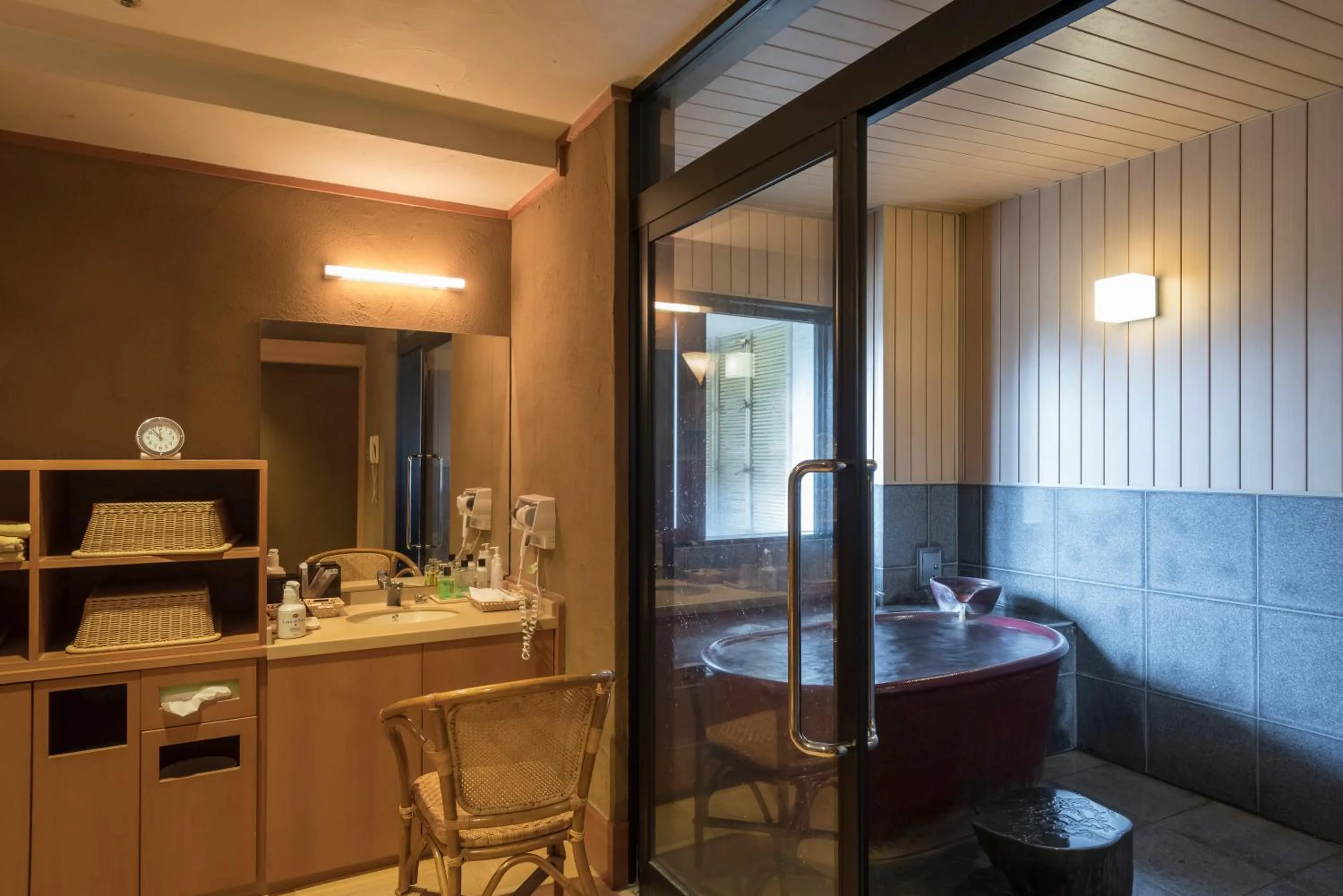 Hot Spring Bath in Fukuichi